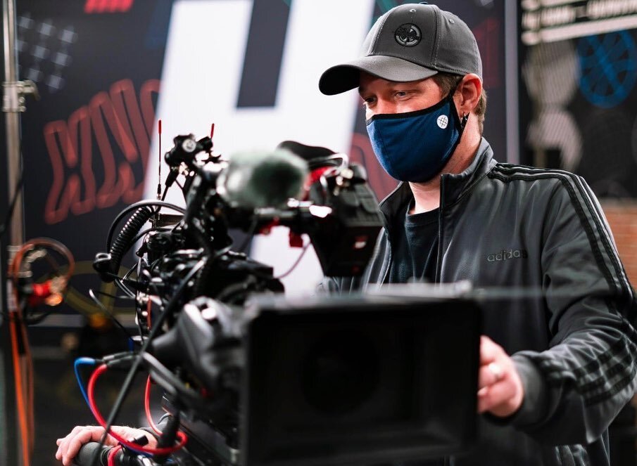 On set for “House of Highlights” with McGovern Media and Brent Ebell
📷@Brent.ebell #houseofhighlights #sonyf55 @2ndnorthpro #fujinon #zacuto #tilta #vocassystems #smallhd #millertripods #litepanels #nbaontnt @mcgovern.media