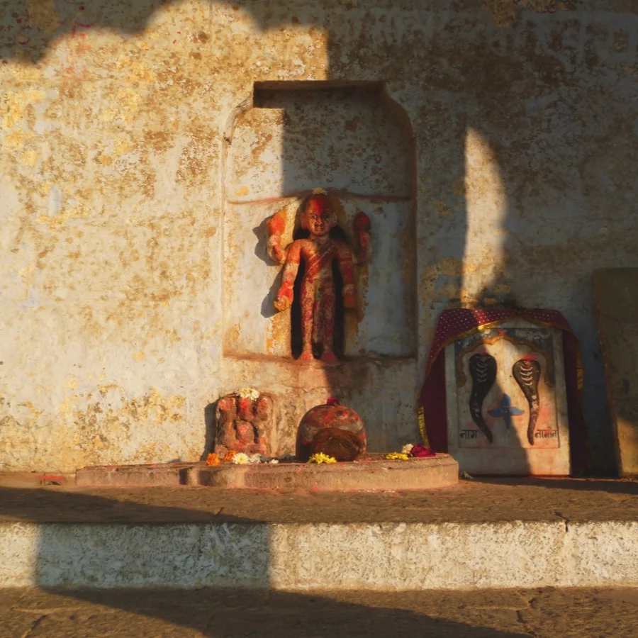 09 Shipra ghats shrine.jpg