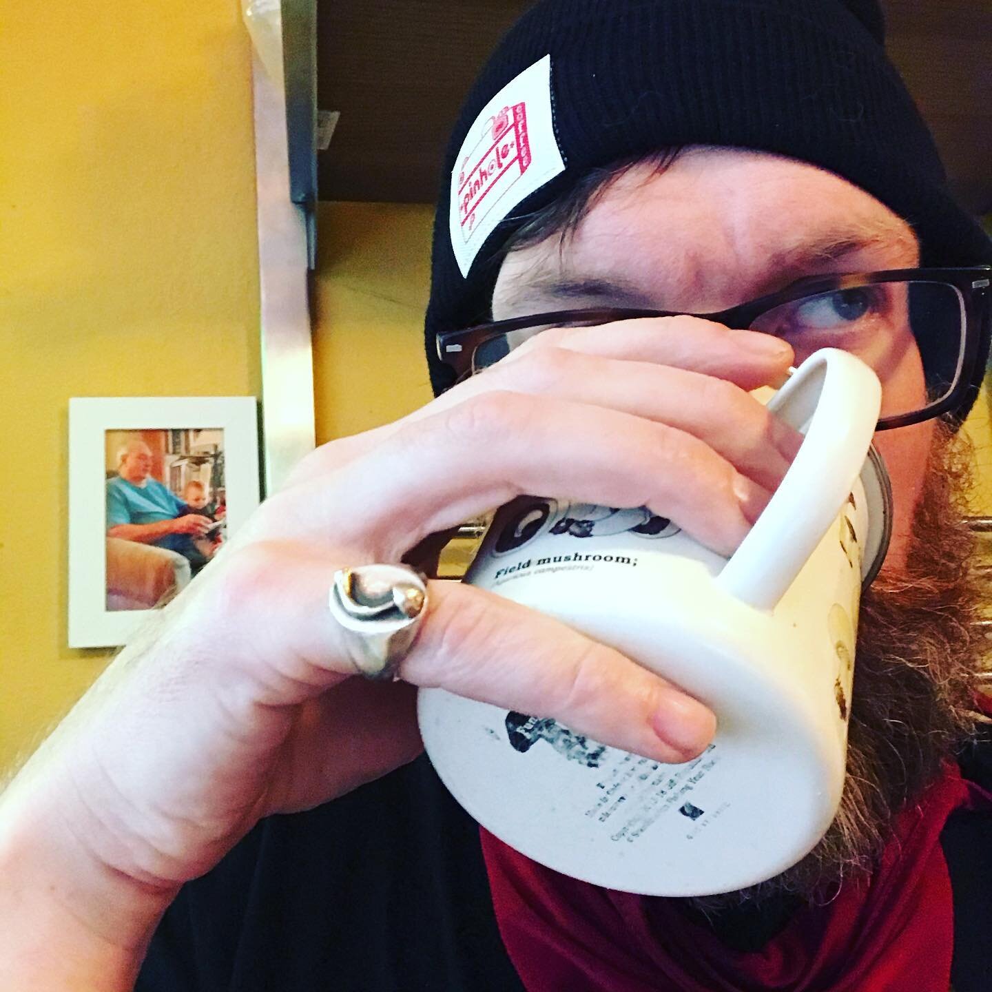#support #smallbusiness #sba repping my good friends @pinholecoffee beanie this morning while I sipped one of their signature blends I hide in the freezer for cold days like today 🥶 🌉 🍄❤️✌️
&bull;
&bull;
&bull;
&bull;
&bull;
&bull;
&bull;
&bull;
&