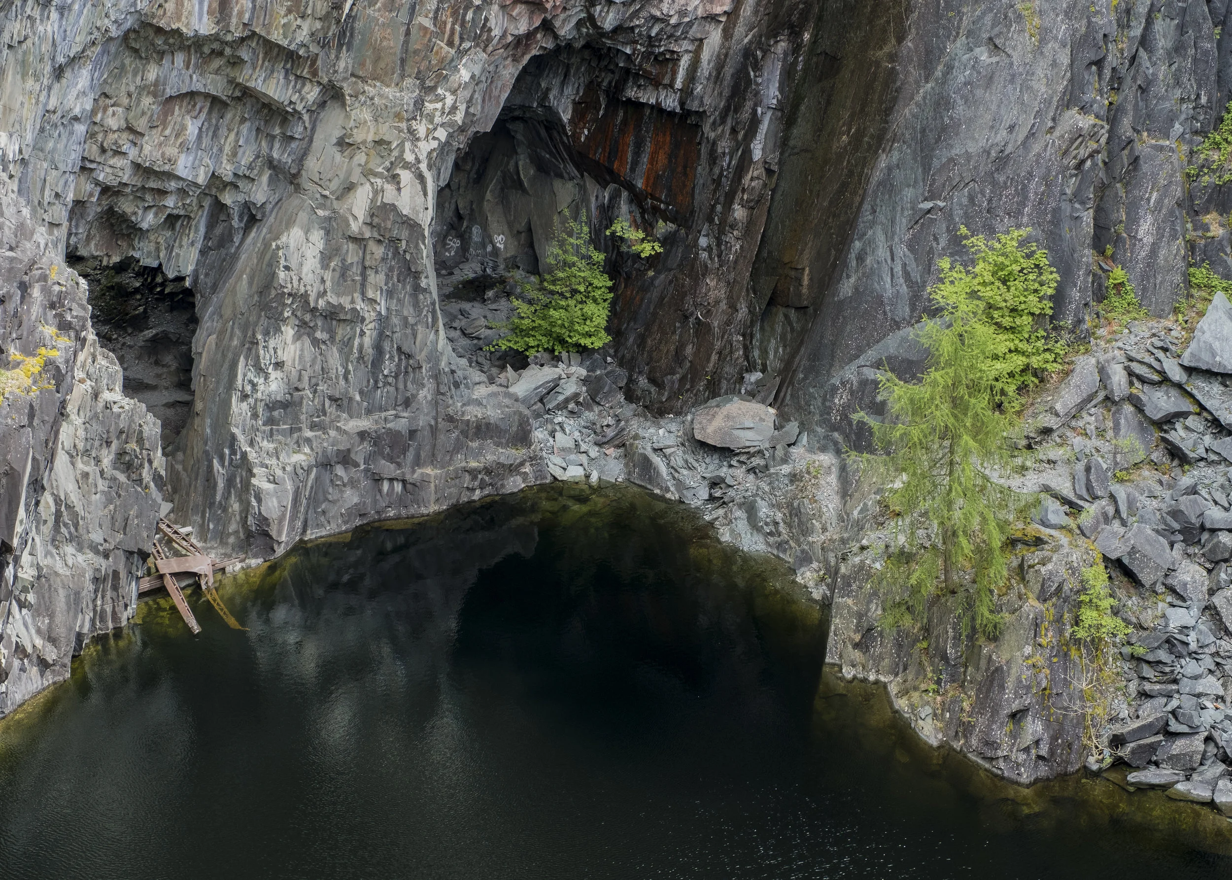 Hodge Close III