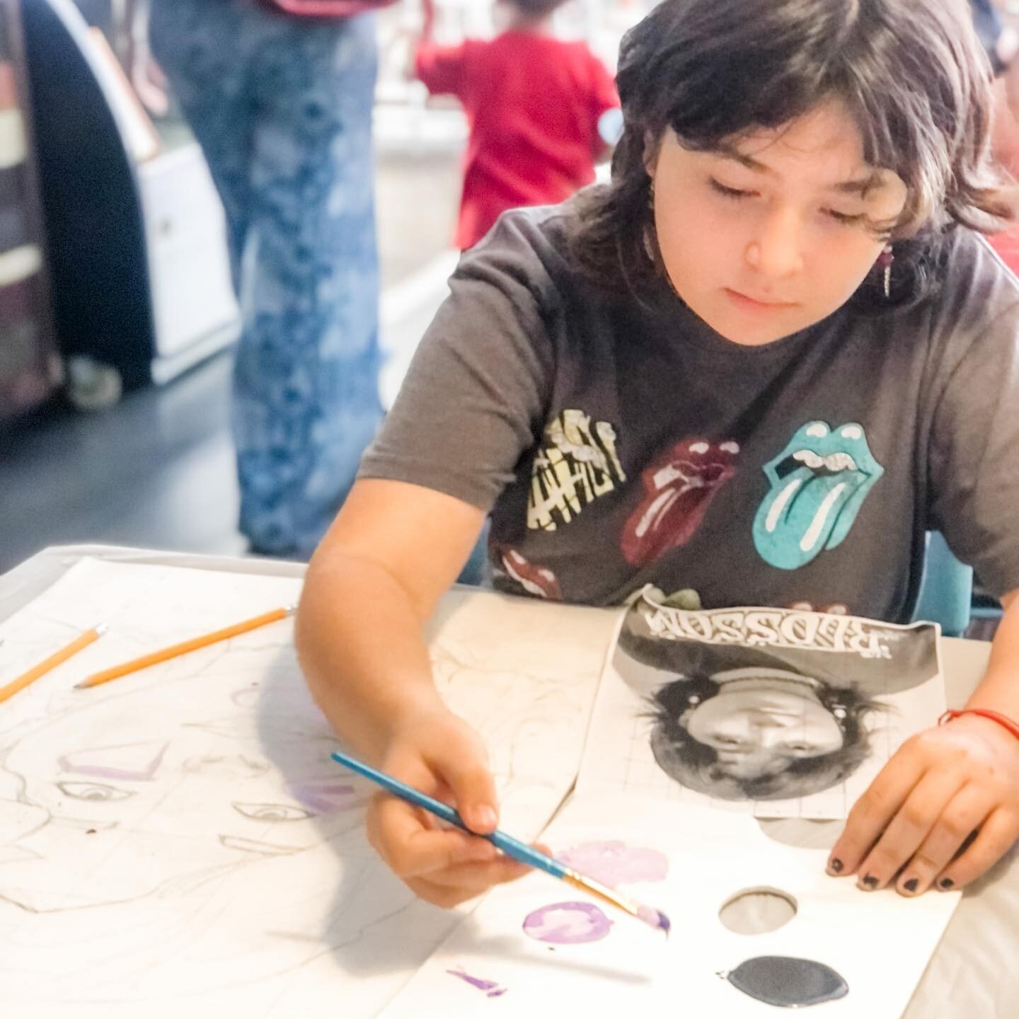 Our Studio Saturdays program for ages 11-14 is designed to guide students in creating a formal artist portfolio with a complex body of work.  Whether they are required to complete a portfolio for a school application, or they are simply interested in