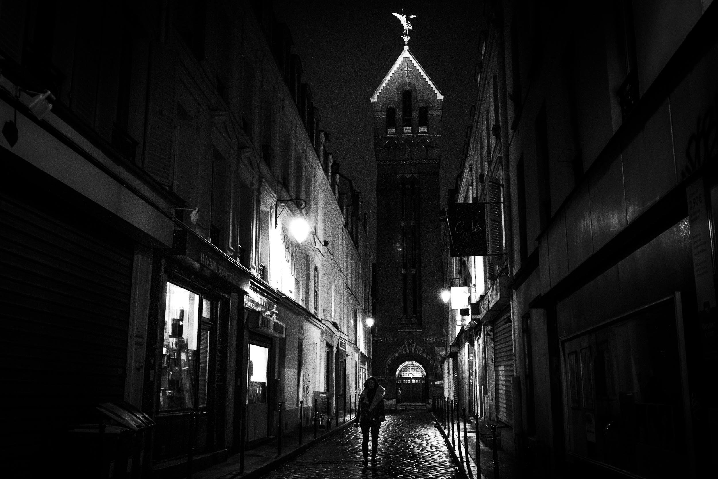 047-street-in-paris-evening.jpg