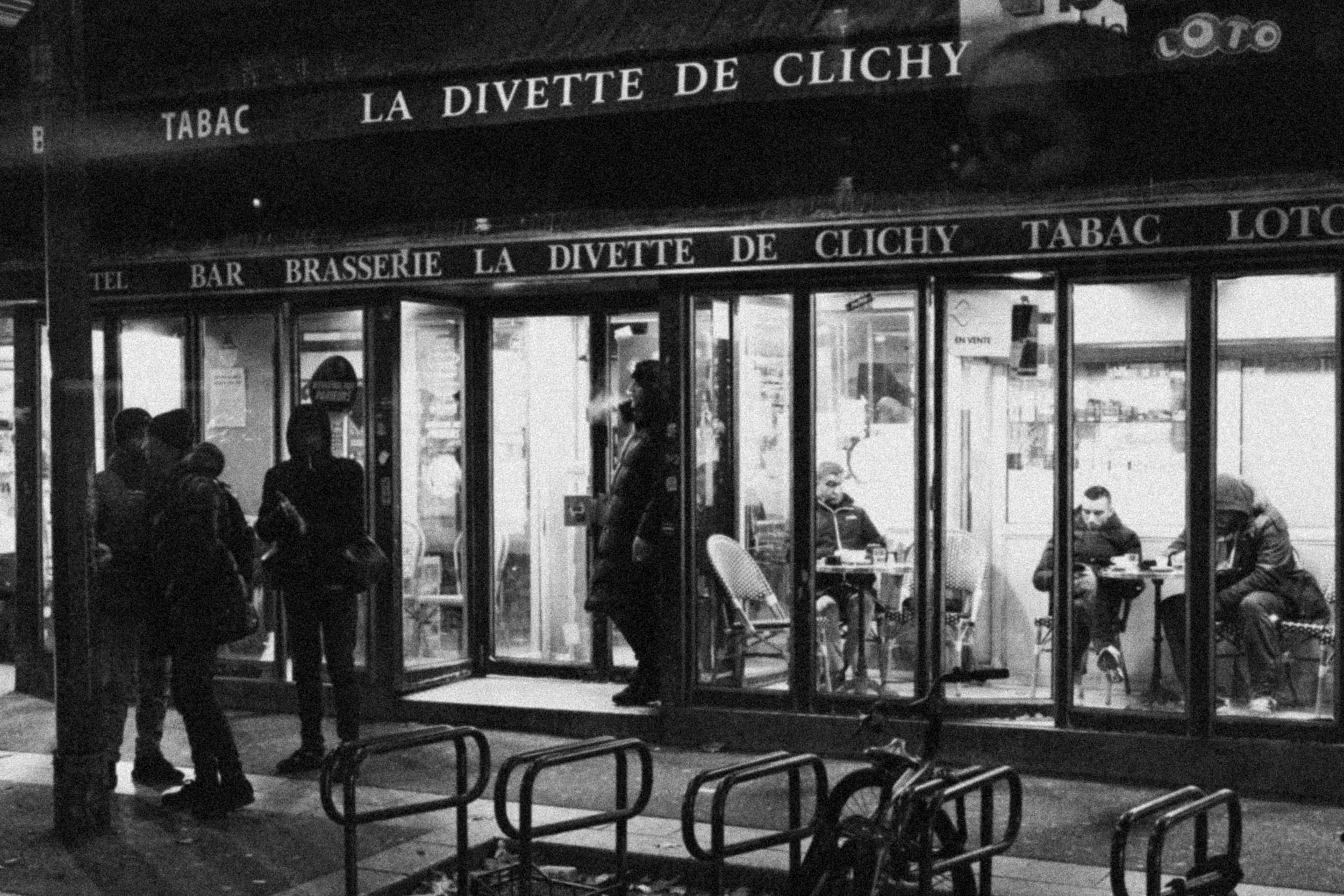 7-night-scene-men-in-bar-merja varkemaa photography.jpg