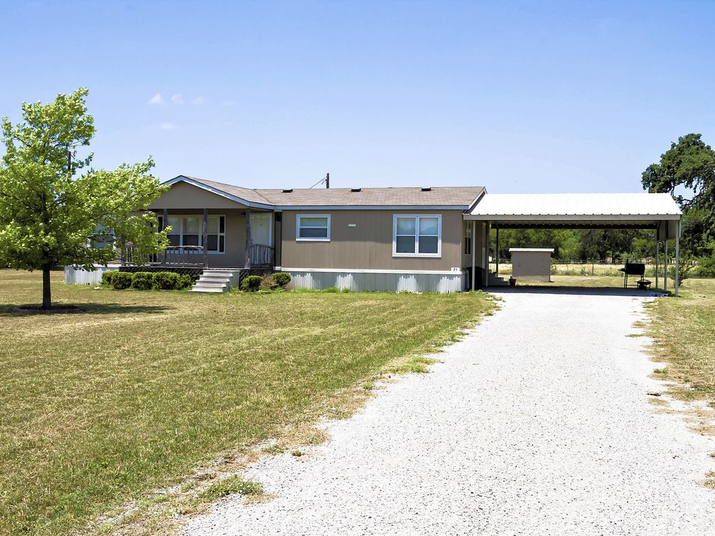 The River Valley Rental Home #21 is an affordable and private rental home nestled in the Texas Hill Country near Garner State Park and major Frio River tubing routes in Leakey and Concan. Please note that the River Valley Rental Home #21 is not located on the Frio River and river access to Rio Bella is not included .