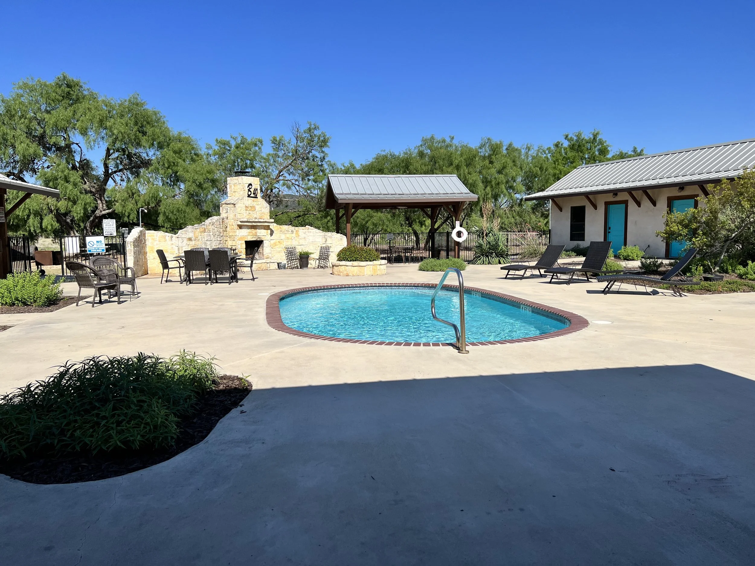 Bungalow 40 — Frio Rentals