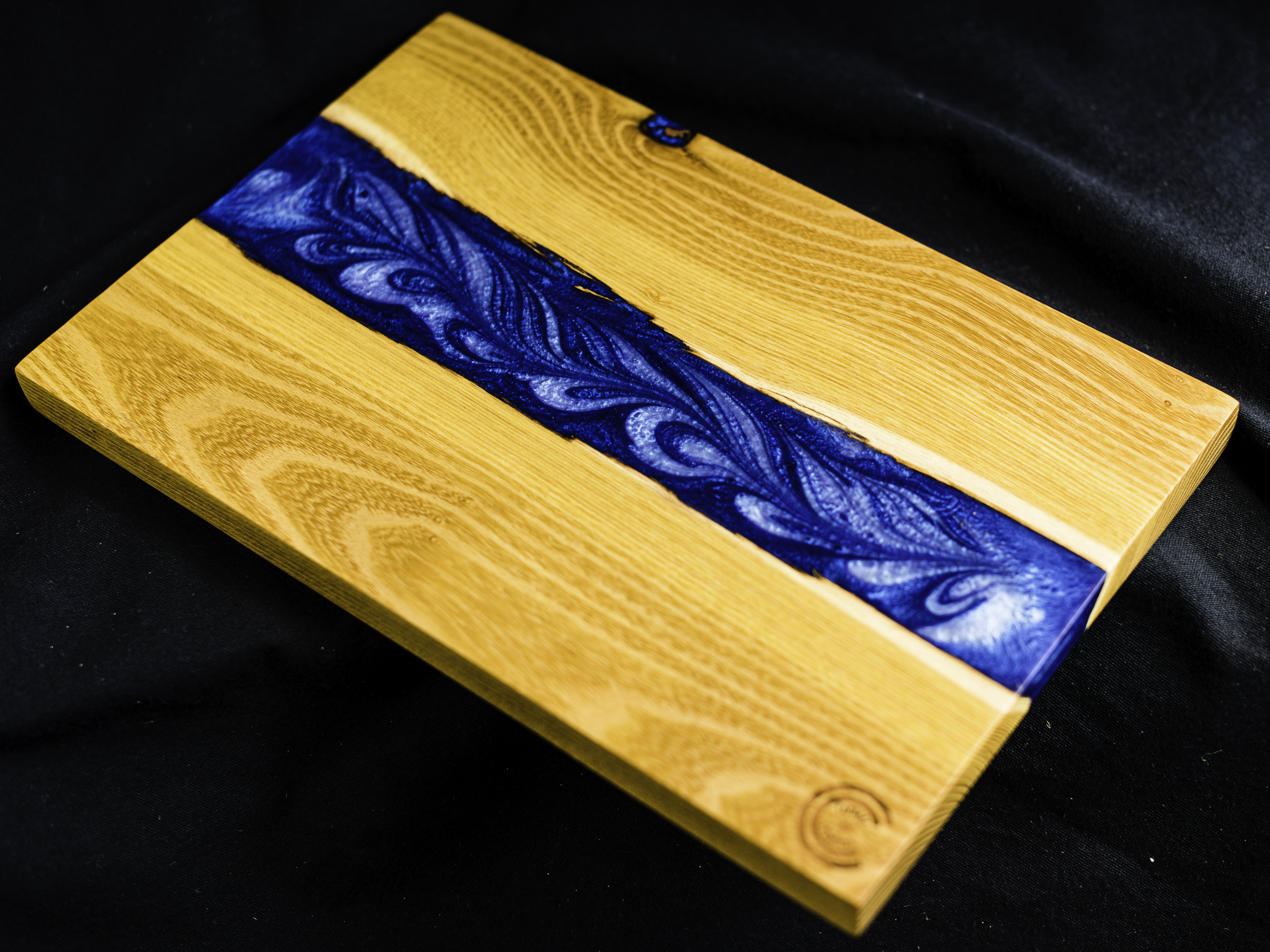 Epoxy resin serving board