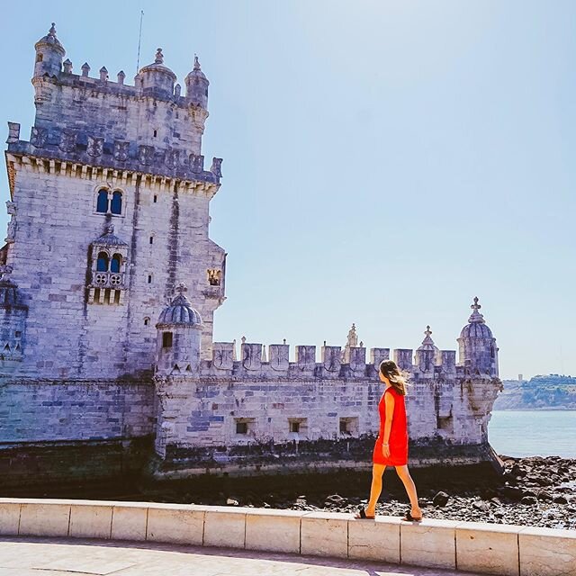 Exploring Portugal one step at a time!⁣
⁣
*𝘛𝘪𝘱: 𝘐𝘧 𝘺𝘰𝘶 𝘨𝘰 𝘵𝘰 𝘉𝘦𝘭𝘦𝘮 𝘛𝘰𝘸𝘦𝘳 𝘵𝘩𝘦 𝘮𝘢𝘪𝘯 𝘴𝘪𝘥𝘦 𝘸𝘪𝘵𝘩 𝘢𝘭𝘭 𝘵𝘩𝘦 𝘷𝘦𝘯𝘥𝘰𝘳𝘴 𝘢𝘯𝘥 𝘮𝘢𝘪𝘯 𝘳𝘦𝘴𝘵𝘢𝘶𝘳𝘢𝘯𝘵 𝘨𝘦𝘵 𝘷𝘦𝘳𝘺 𝘷𝘦𝘳𝘺 𝘤𝘳𝘰𝘸𝘥𝘦𝘥 𝘵𝘰 𝘵𝘩𝘦 𝘱?