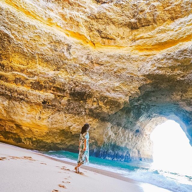 Absolute buckelist goal achieved!! ✌️⁣
⁣
✨Benagil Cave is even more stunning in person and incredible! Morning swim at 6:30am in the ocean to reach this gem was more than worth it. I cannot wait to show you all the pictures and videos from this beaut
