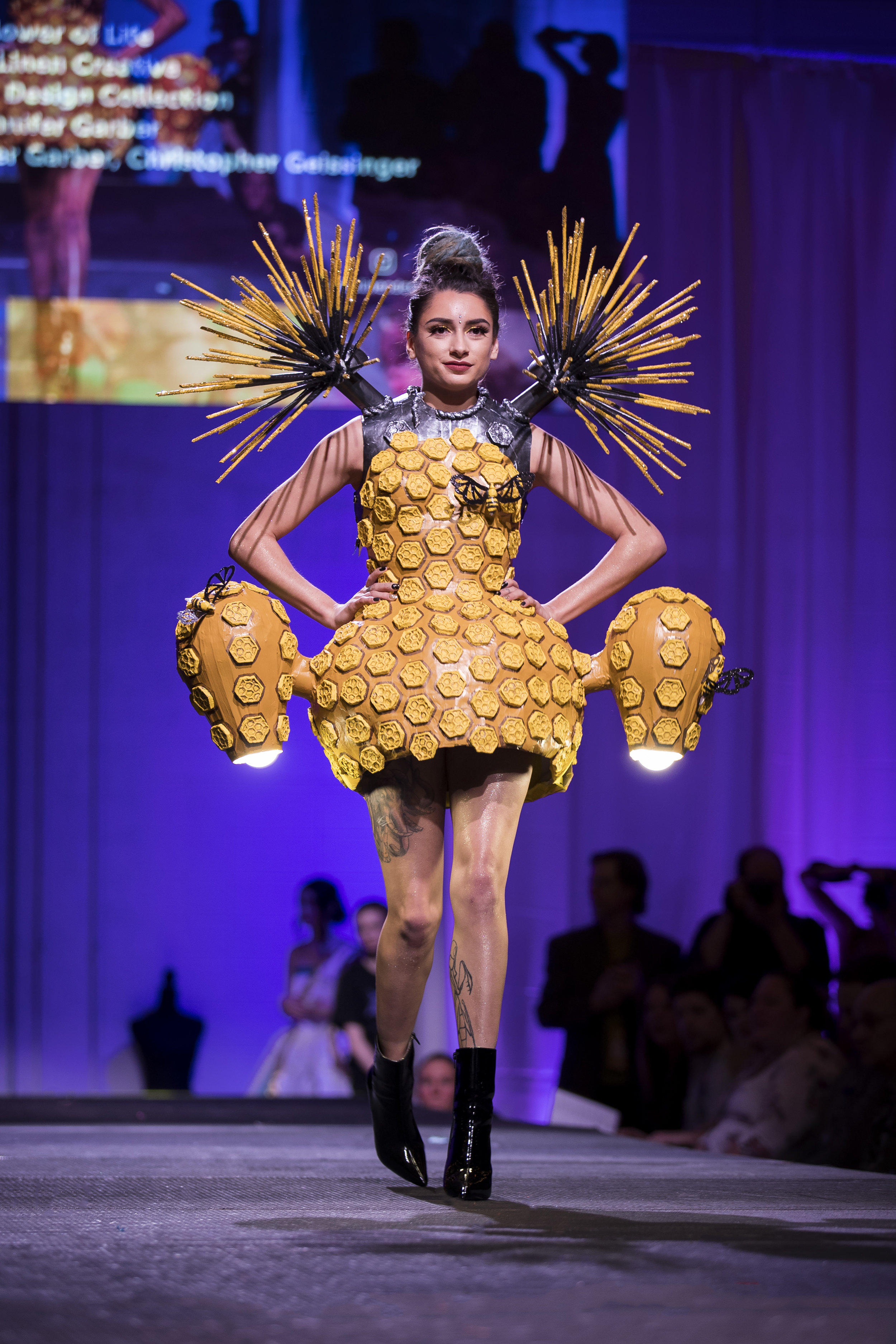 Paper Fashion Show 2019 - 078.jpg