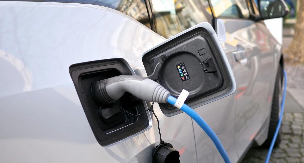 BMW_i3_charging_port_1200a.jpg