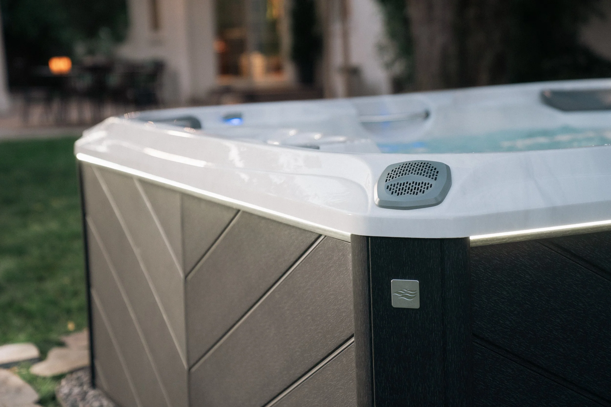 SDS_880_Optima_Platinum_Ironwood_BlueToothSpeaker_03.jpg (Copy)