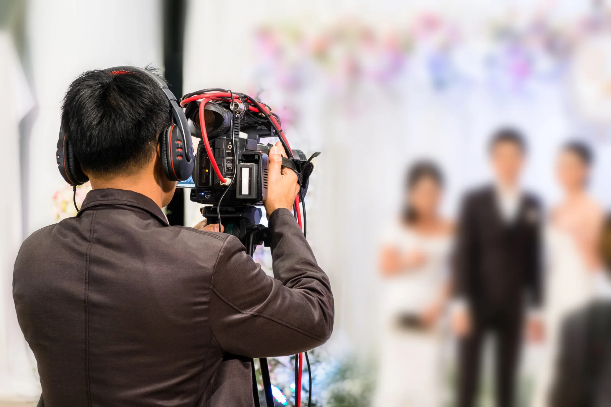 5 Reasons to Hire a Wedding Videographer to Capture Your 
