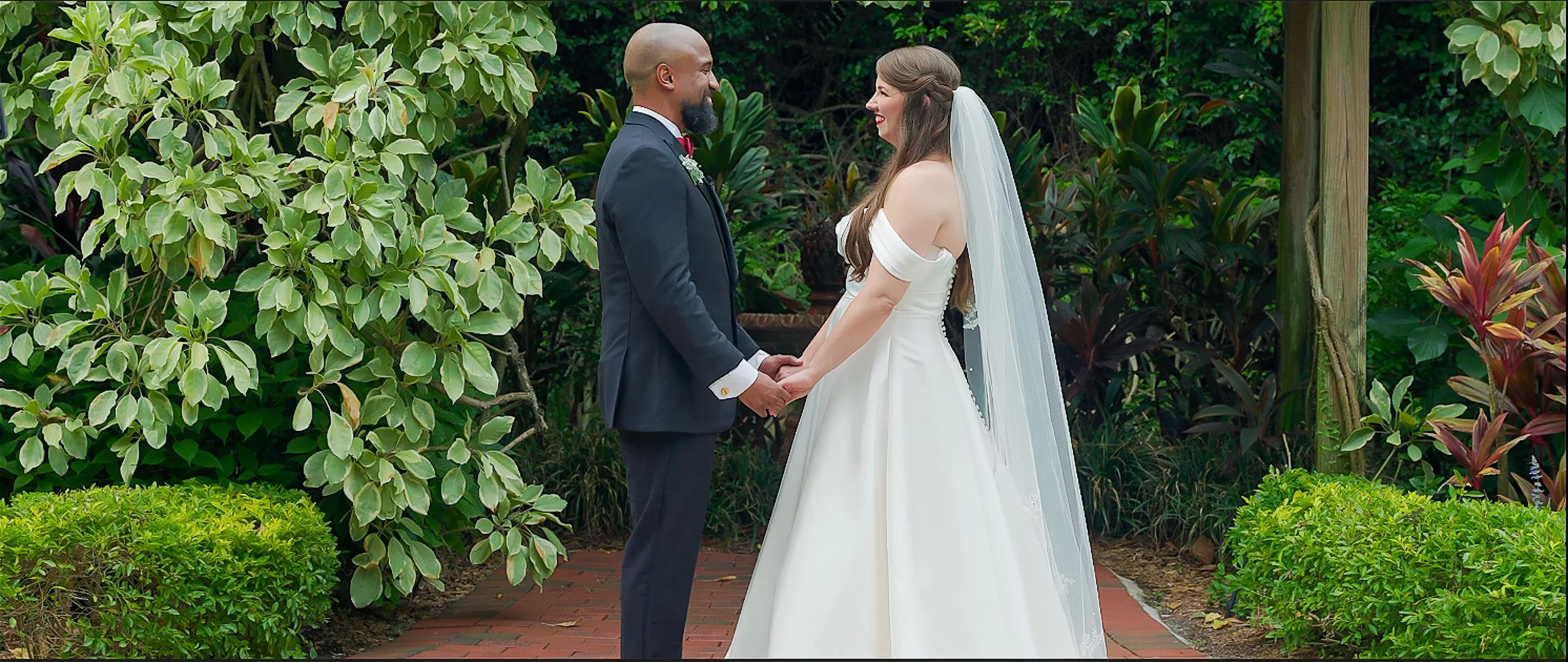 Sunken Gardens St. Petersburg, Florida | Sarah + John | Labif Filmhouse