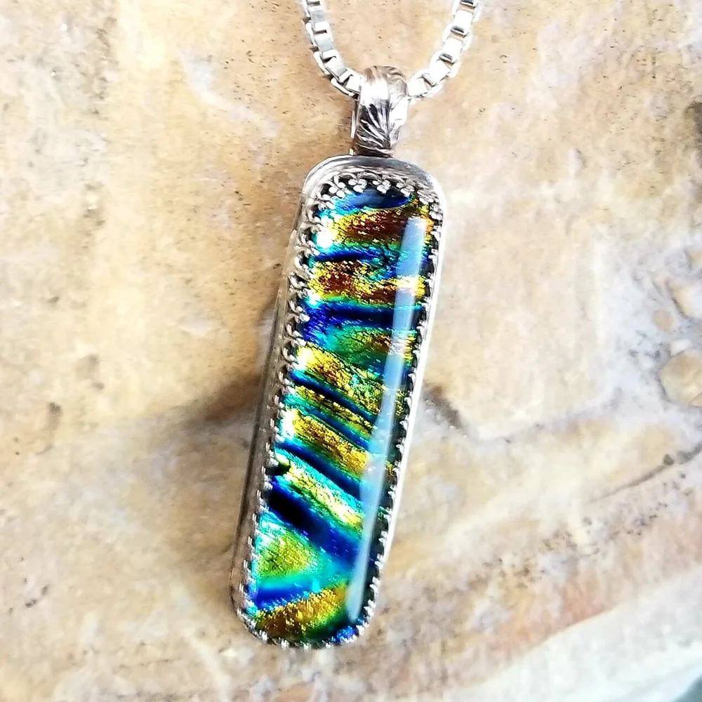 Aurora Pillar Sterling Silver Necklace with Custom Ashes in Glass