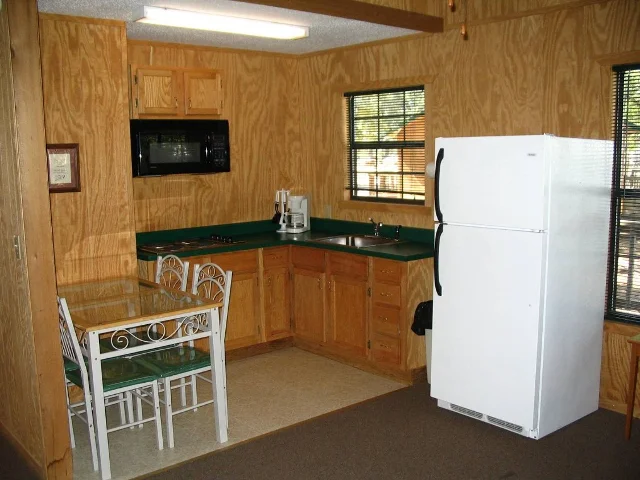 Tour-11-Deluxe Cabin Kitchen.jpg