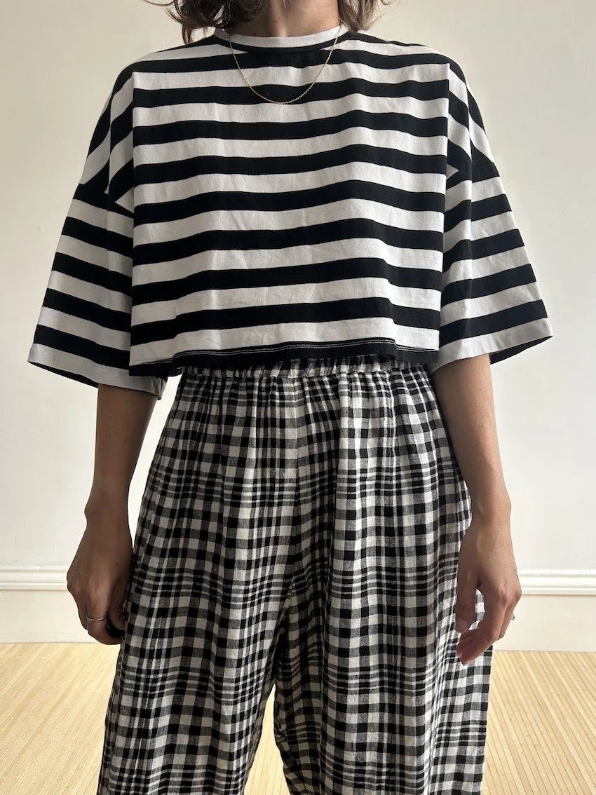 Aligne Cropped Monogram T-Shirt Size M