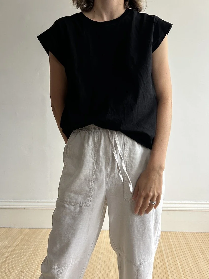 Albaray Black Sleeveless T-Shirt Size 10