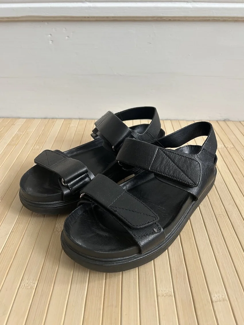 Vagabond Black Leather Sandals Size 3