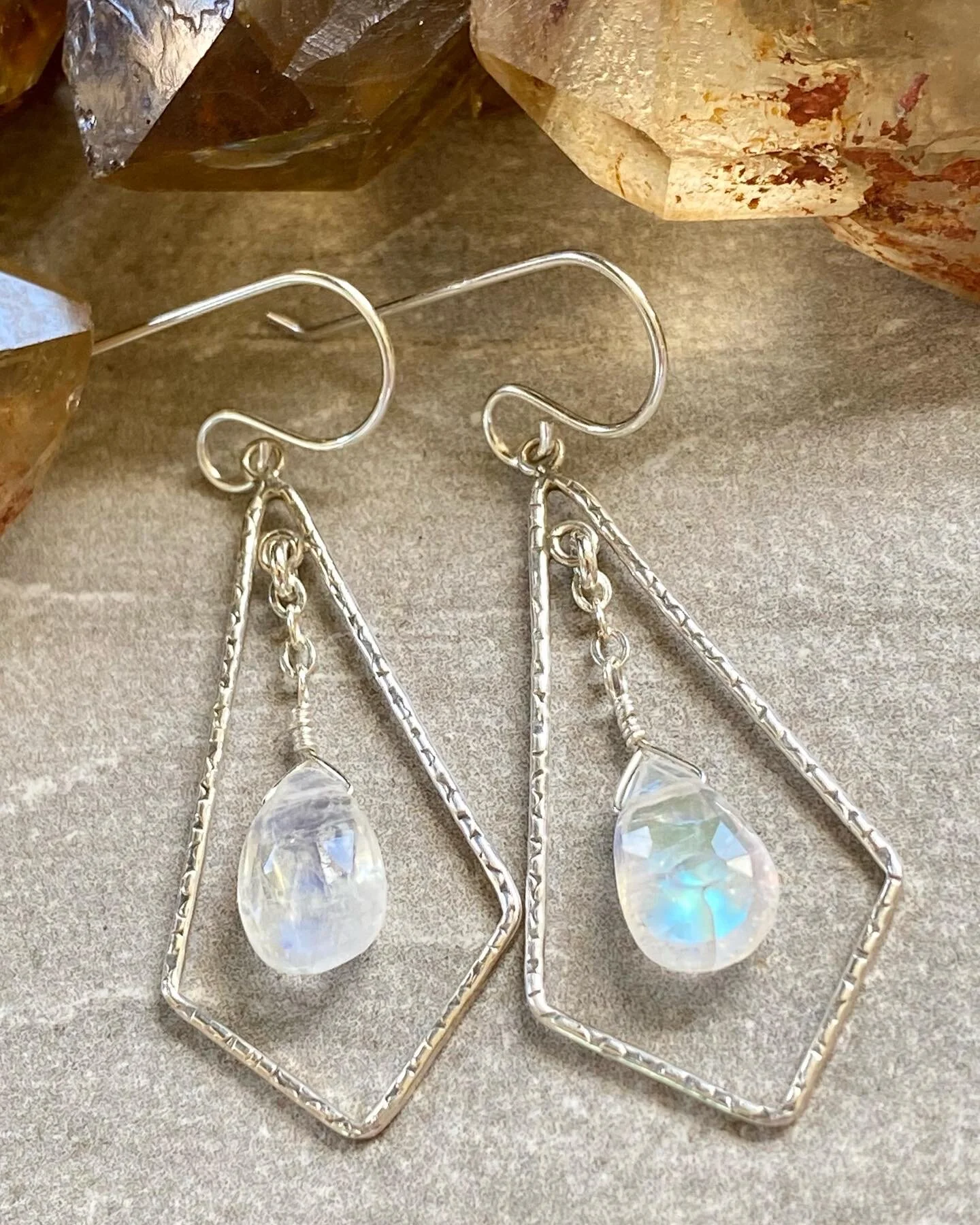 F6CE718E-5DCD-488F-9A48-0571B465EEC5