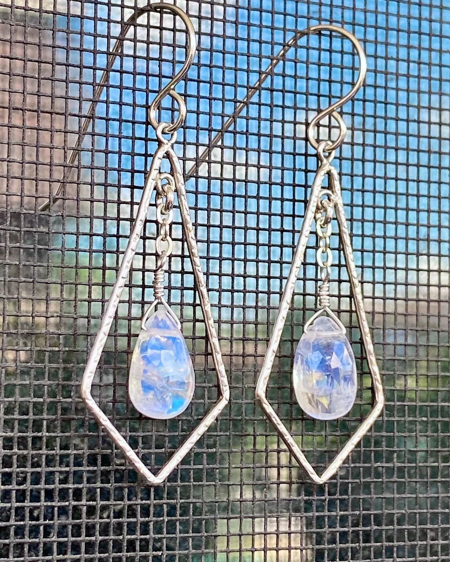 0818671B-53E1-4420-B84F-A35AFEE30EC6