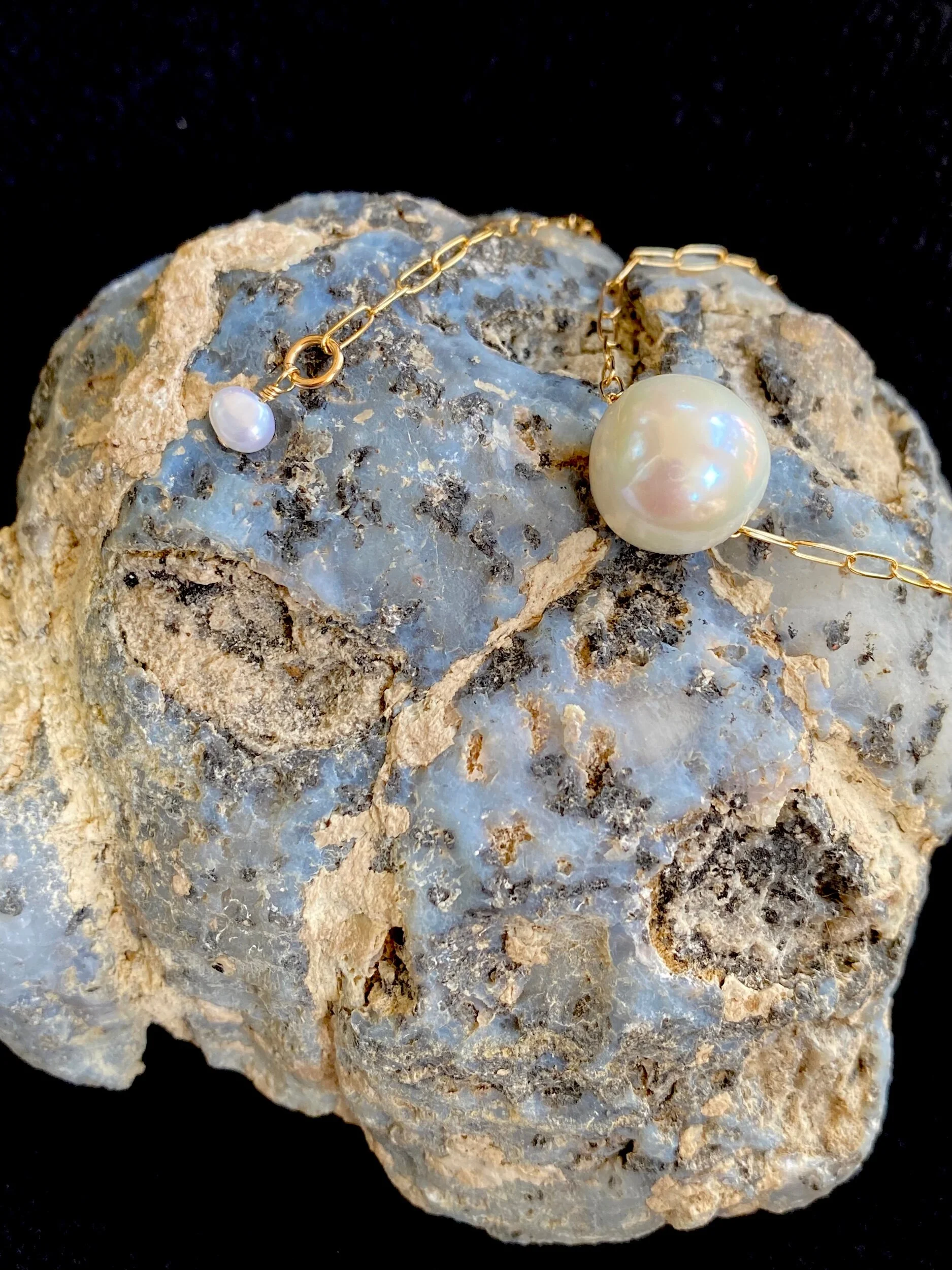 9803866F-E41E-48A1-B83C-7C8560241526