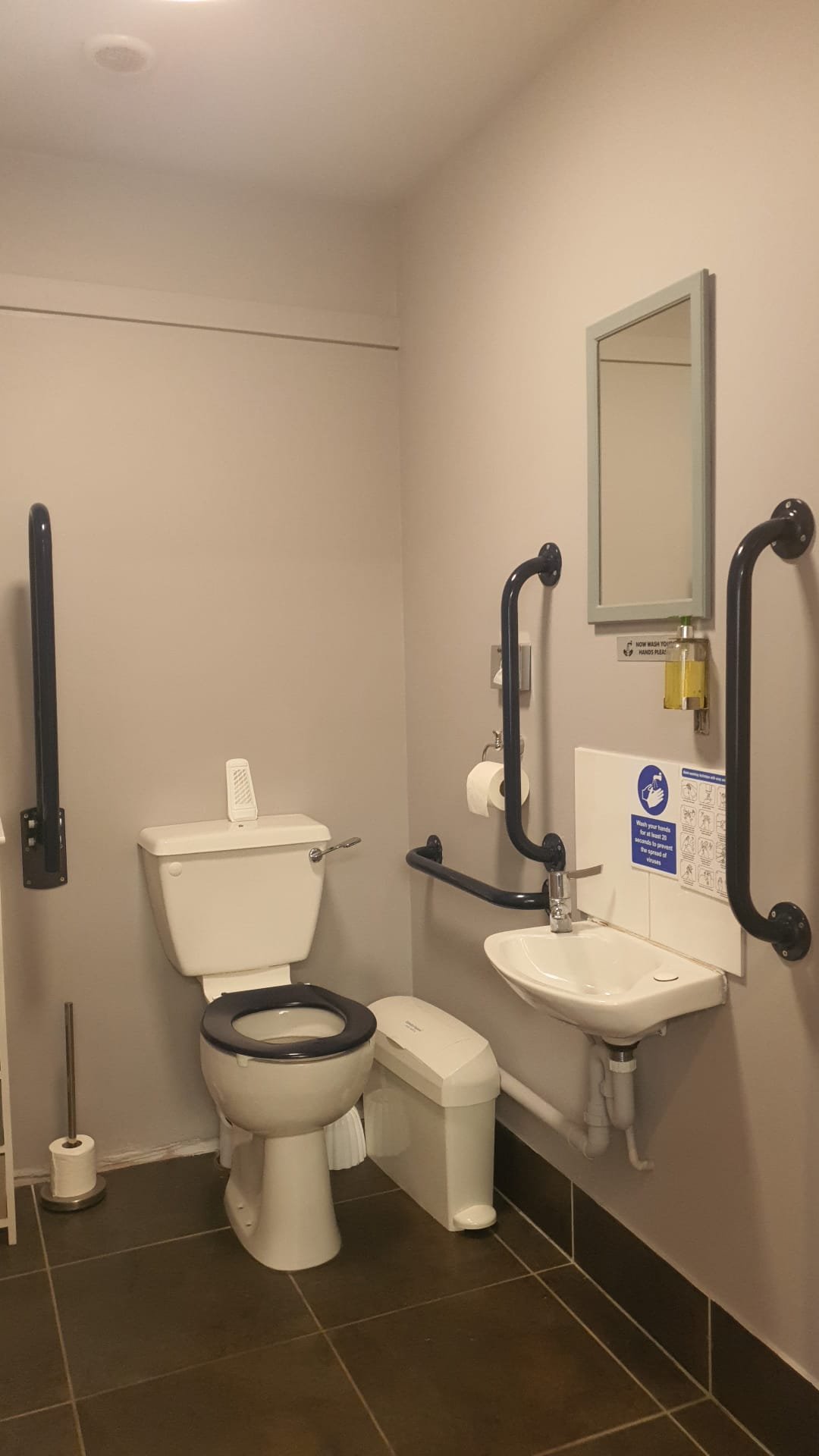Reception / Treatment Rooms Doc M Bathroom (Copy)