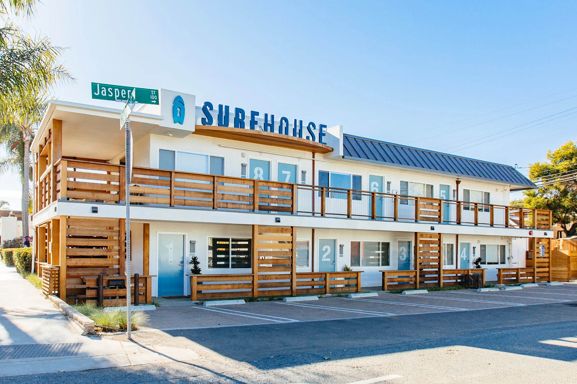 hotel_exterior(1)_crop_WEB.jpg