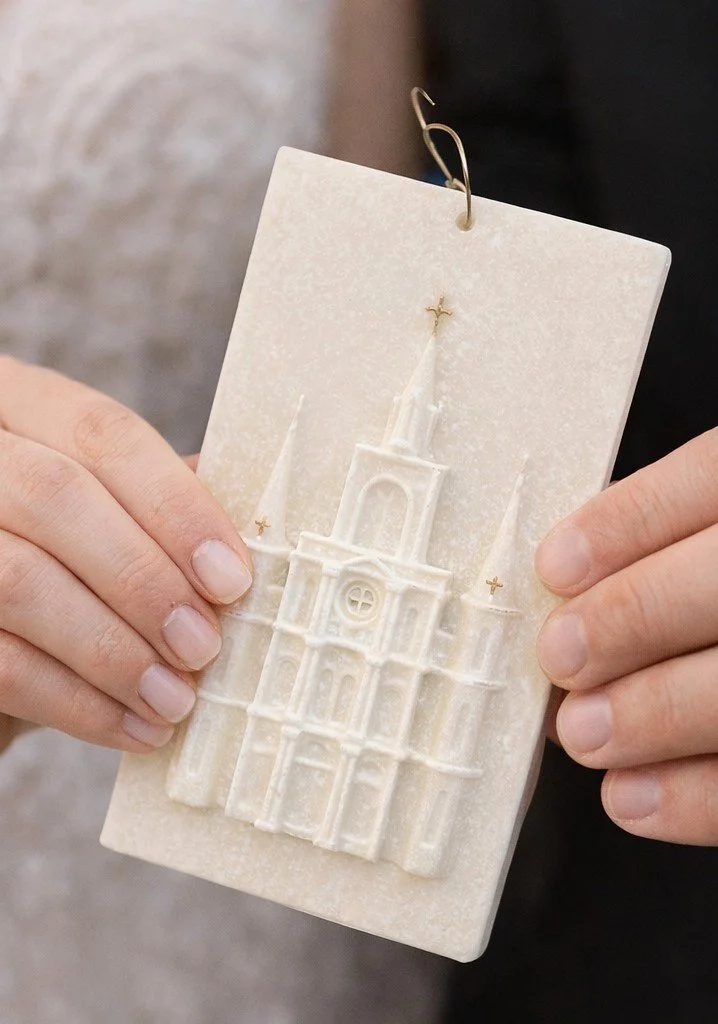 New Orleans themed wedding favors are versatile keepsakes for place settings, bridal gifts, gift baskets. Favor sizes are approximately 3"x 5.75".