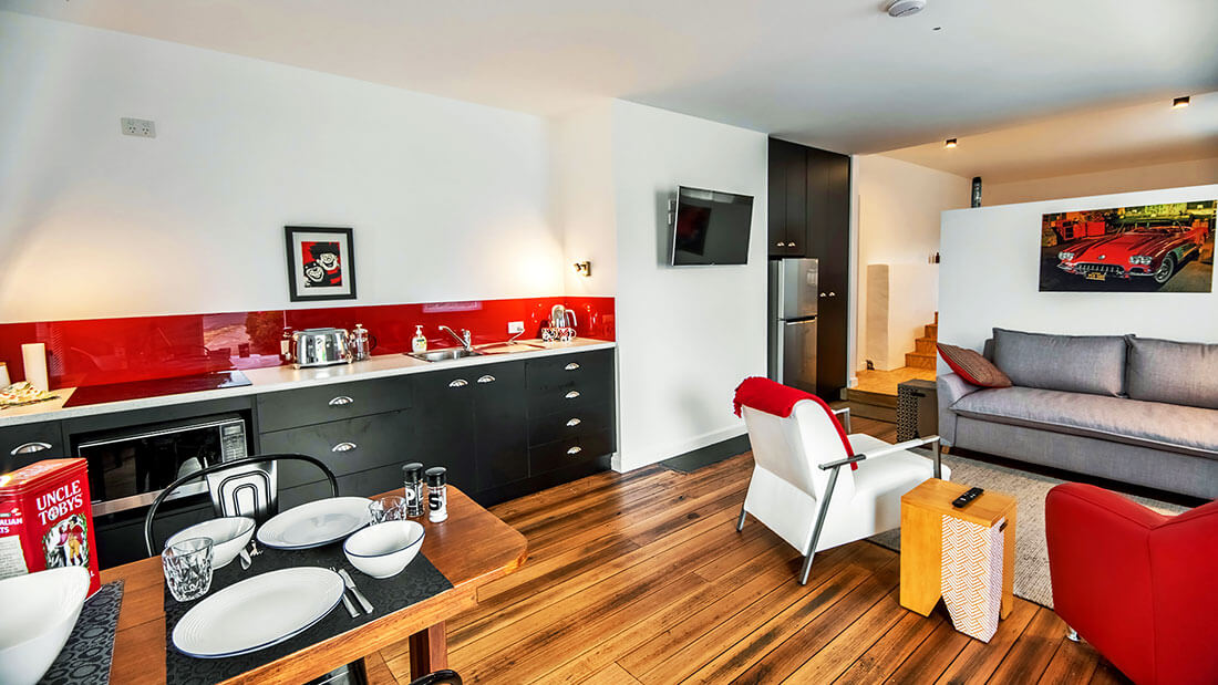 ApartKitchen.jpg