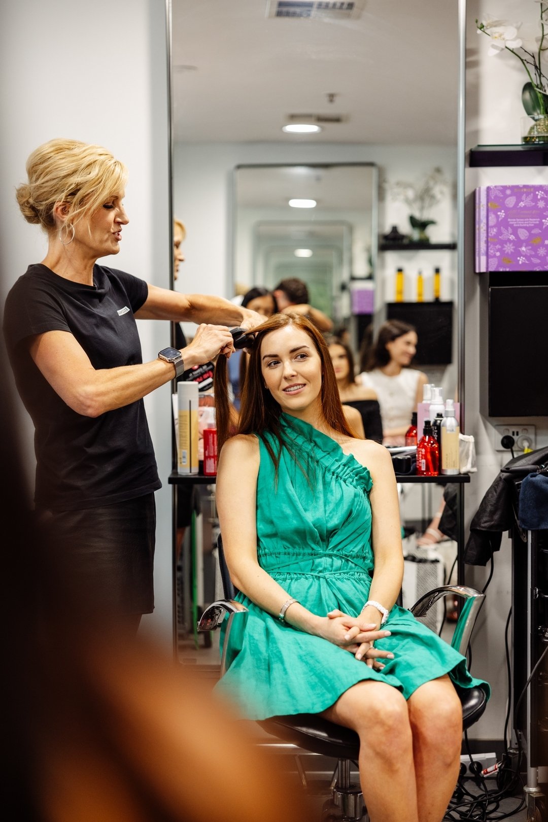 @hairhouseaustralia at the SA Hair Workshop, explaining how to achieve shiny straight hair 💚🙌🏽

Miss Universe Australia is Proudly Presented by; @boldly.foods &amp; @ozwear_au_official
Education &amp; Business Grant Partner; @northsiderentals
Cosm