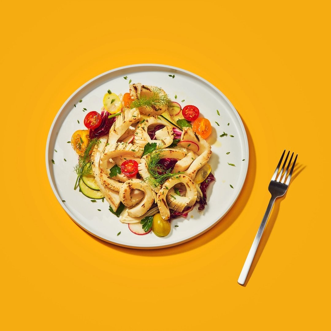 Grilled Calamari Salad is the perfect light summer dish for every seafood lover - made 100% Vegan 🥗🦑​​​​​​​​​ @boldly.foods

Miss Universe Australia is Proudly Presented by; @boldly.foods &amp; @ozwear_au_official
Education &amp; Business Grant Par