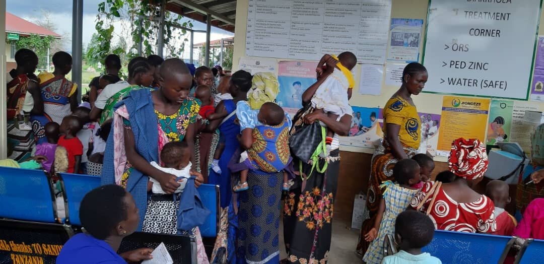 Vaccination clinic in Tanzania for children