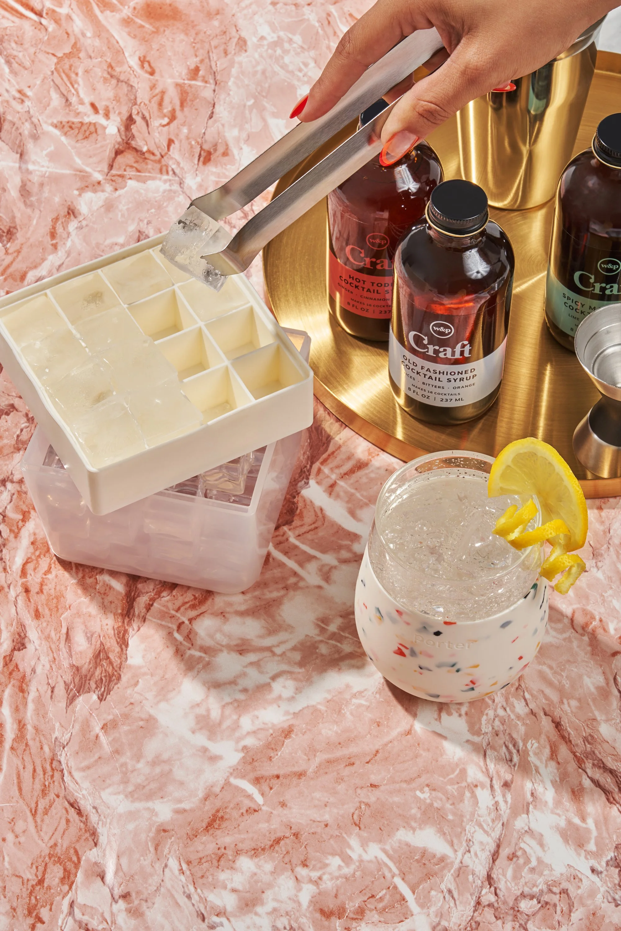 WP_VM_Peak_IceCube_Cream_Lifestyle_07_2x3_Web.jpg