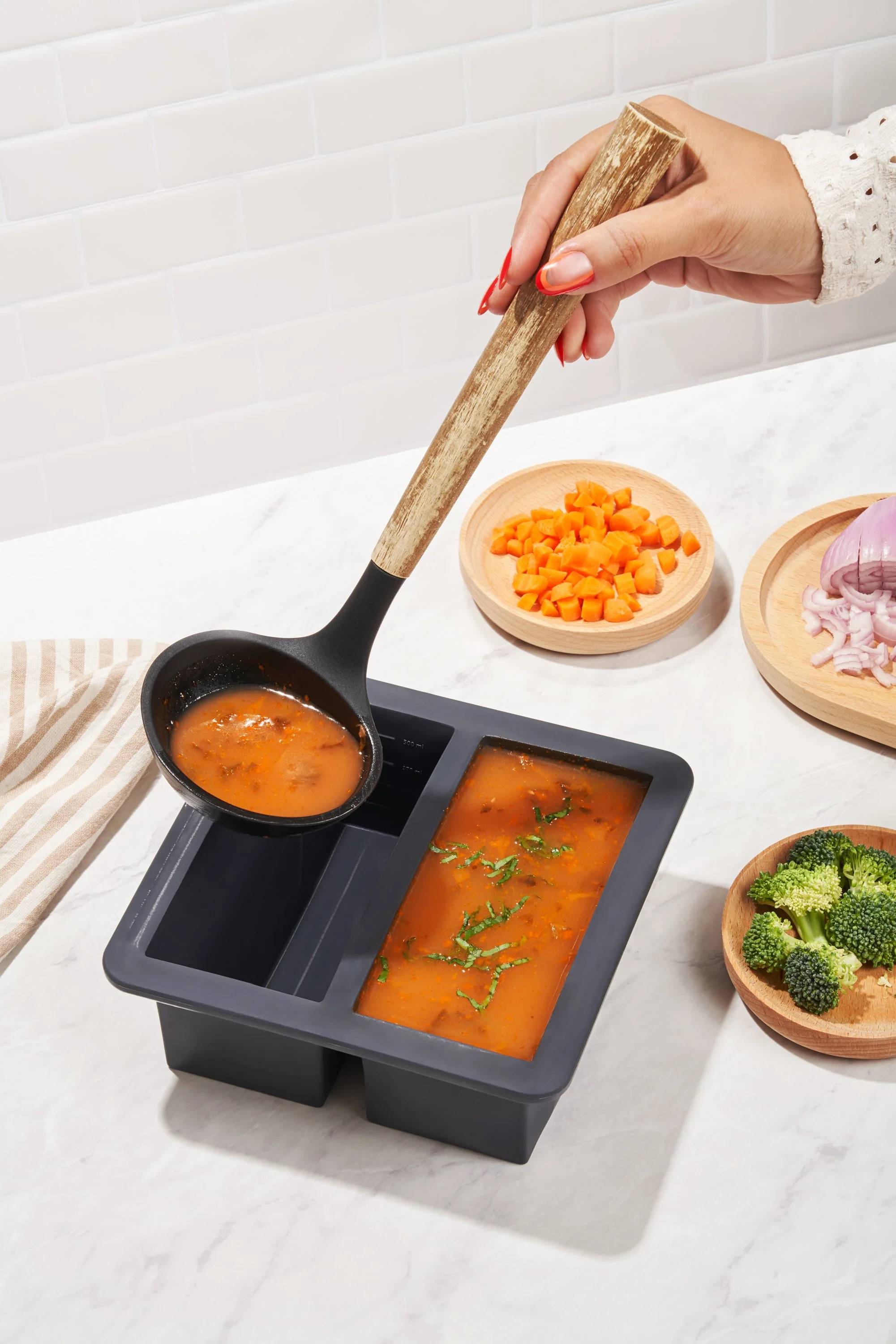 WP_VM_Peak_2CupCube_Soup_Lifestyle_01_2x3_Web.jpg