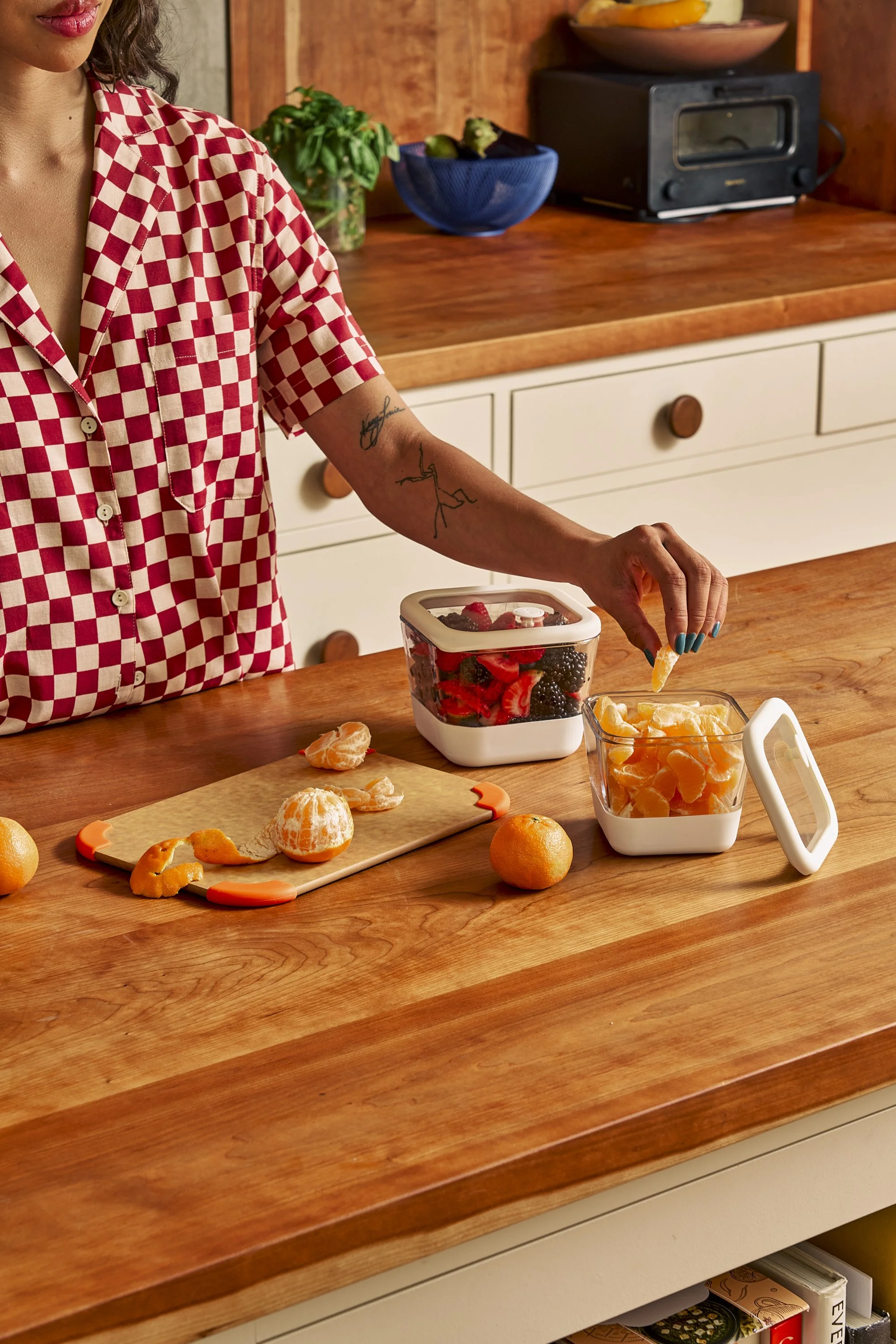 WP_VM_GlassStorage_4Piece_Cream_GlassFoodStorageCampaign_01_2x3_Web.jpg