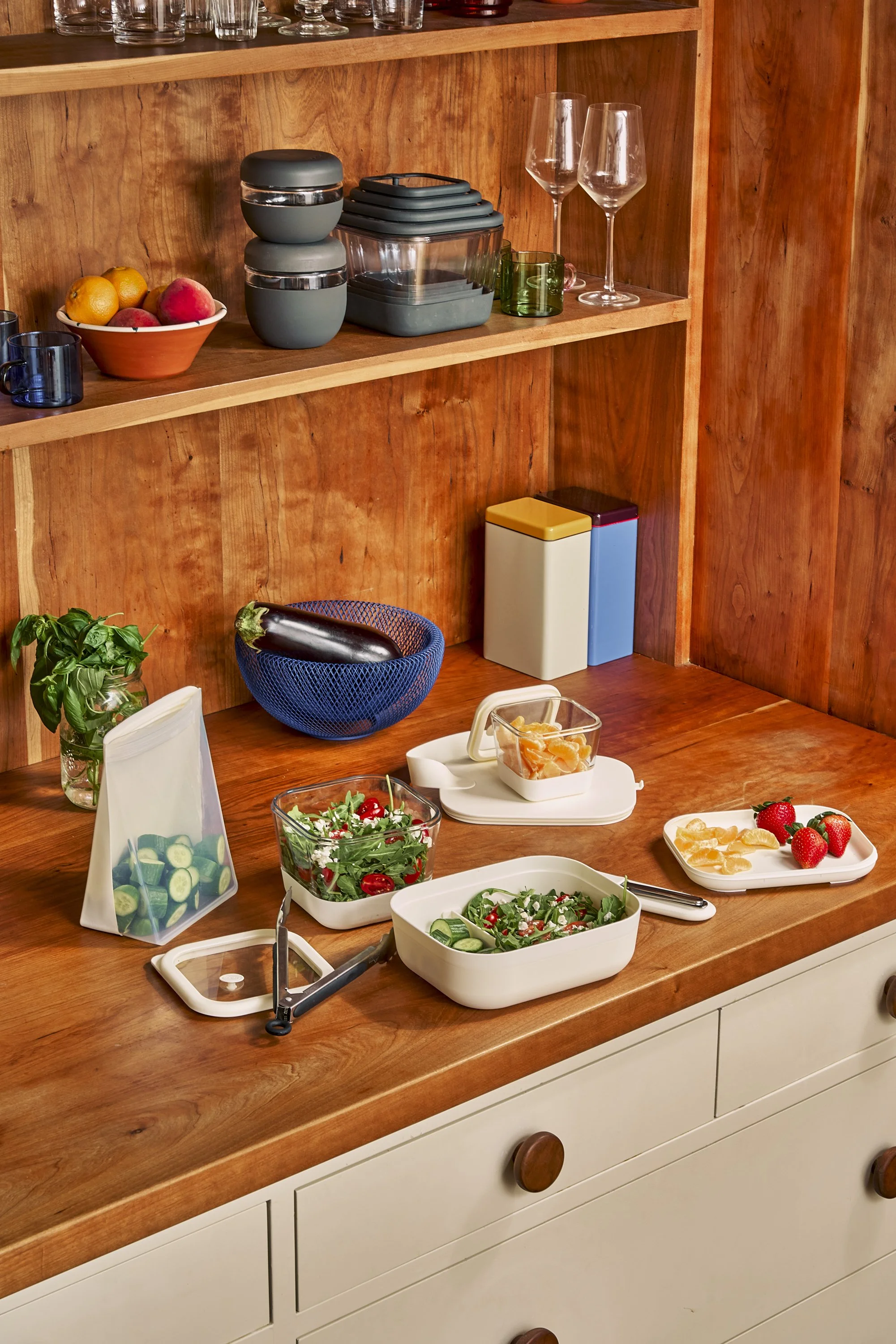WP_VM_GlassStorage_4Piece_BentoBox_StandUpBag_Cream_GlassFoodStorageCampaign_01_2x3_Web.jpg