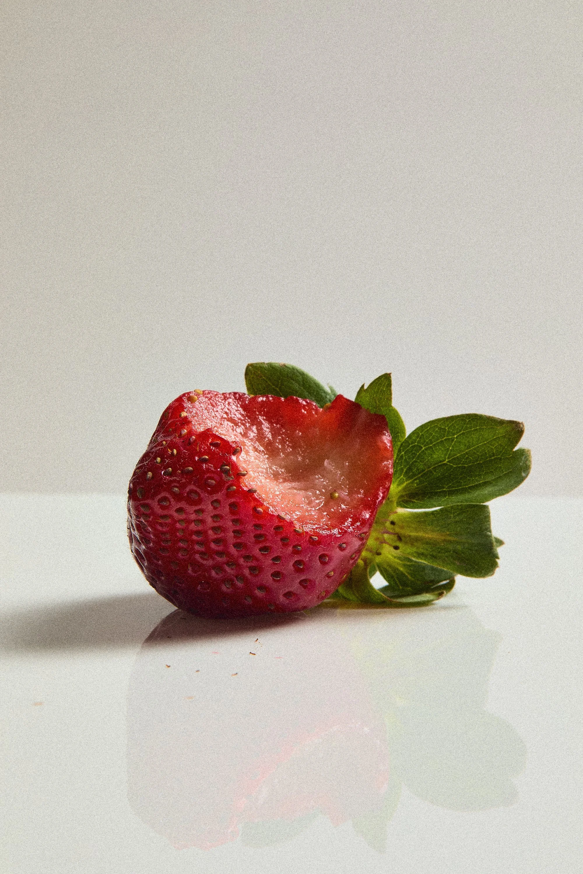 WP_VM_Strawberries_WorldBuilding_MacroFood_04_2x3_Web.jpg