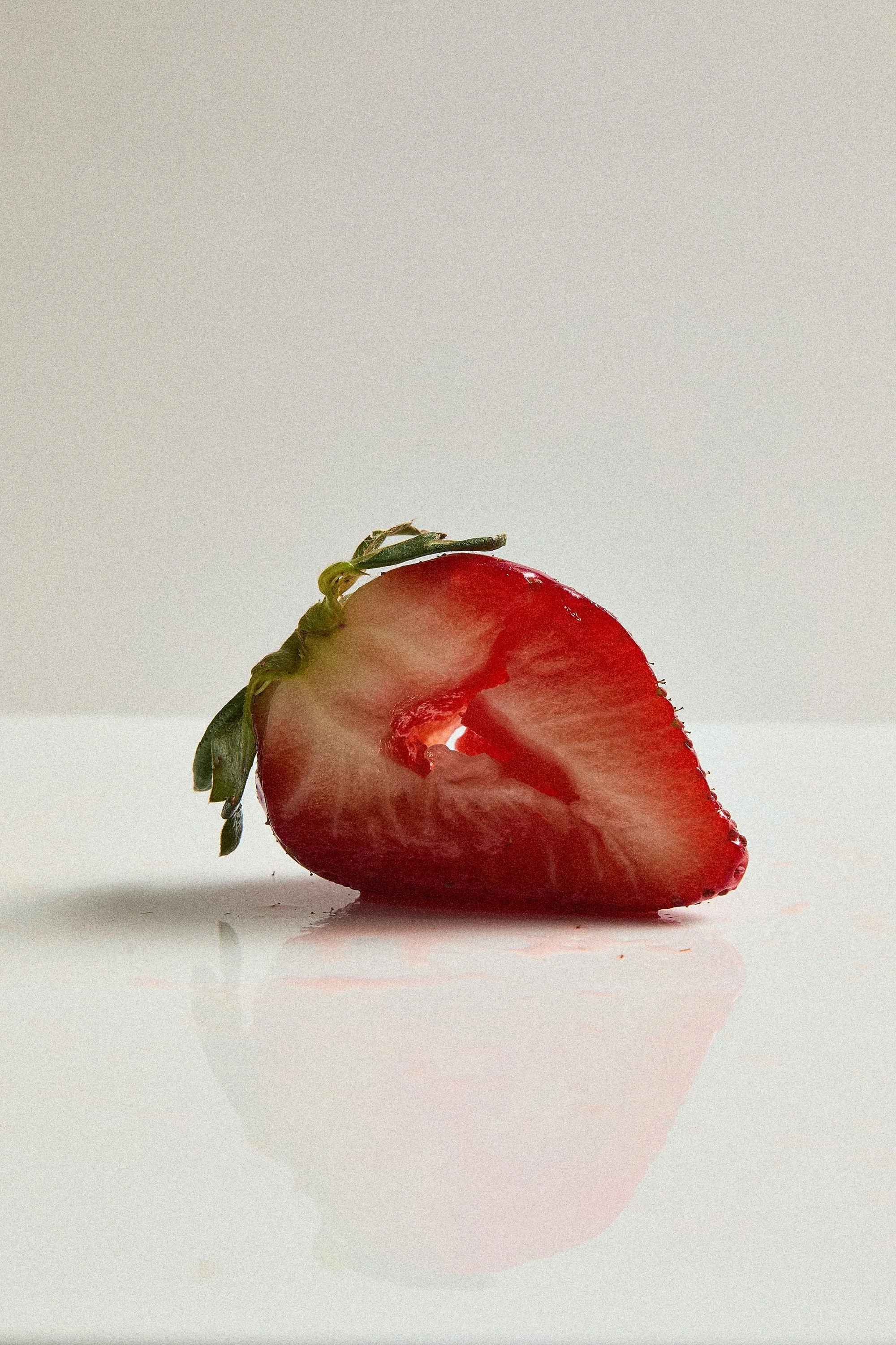 WP_VM_Strawberries_WorldBuilding_MacroFood_15_2x3_Web.jpg