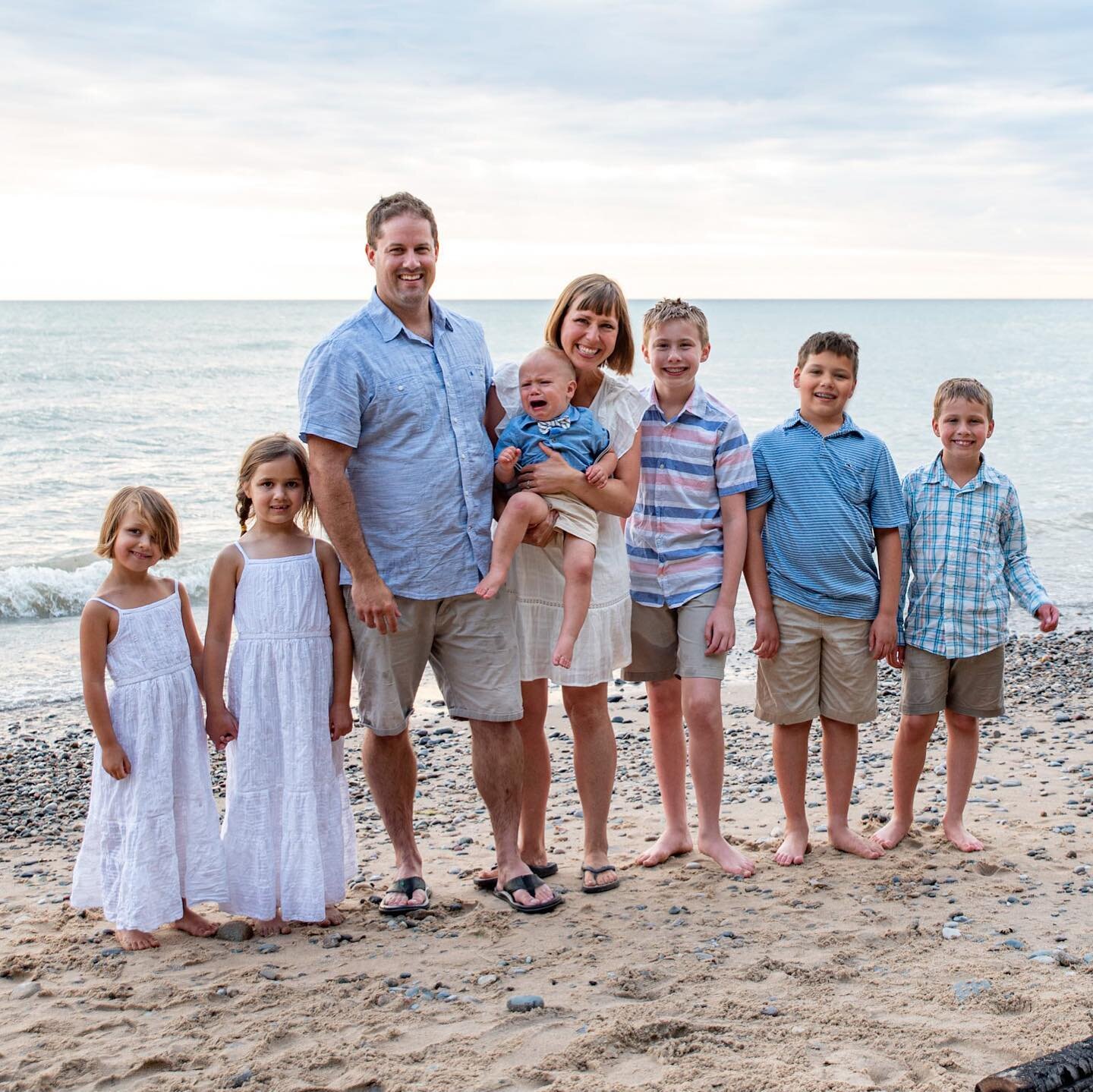 Hi all! If you&rsquo;re new around here, I&rsquo;m Annie of Annie Morin Photography, and this is me and my family! As a mom of six, I totally can relate to the stress of getting everyone dressed and ready for Family Photos. And no matter how hard you