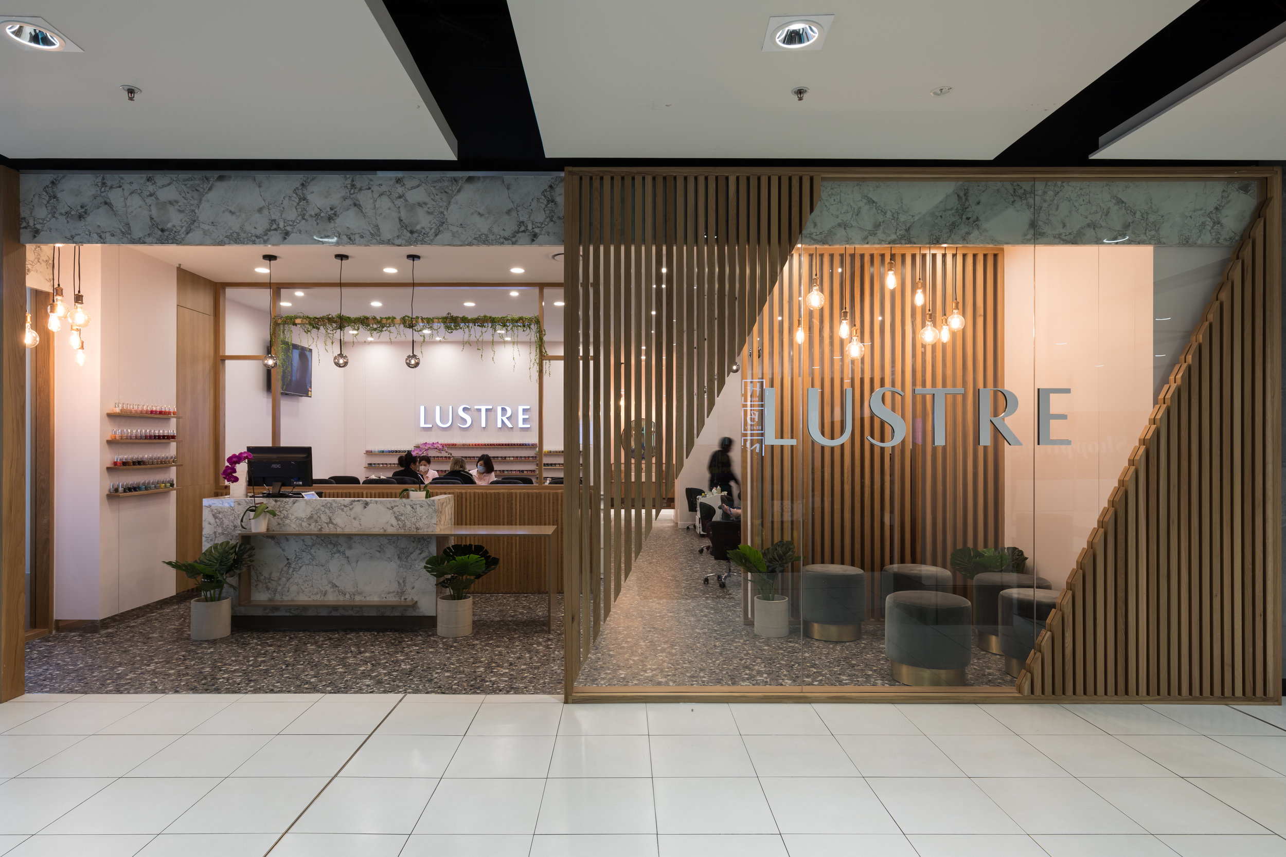 Lustre Queensgate