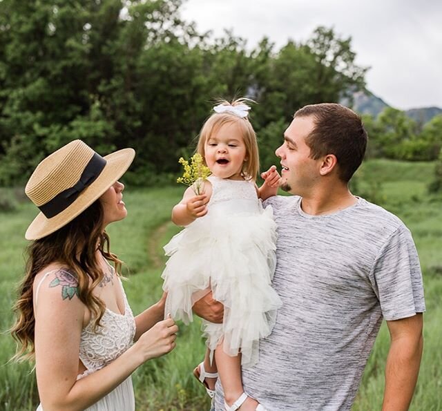 This Covid time has, hopefully, turned us to the important things! Family! The most important thing! Hope you are having a beautiful weekend with your people! This adorable little family is on the blog! Check it out! Link in my profile!