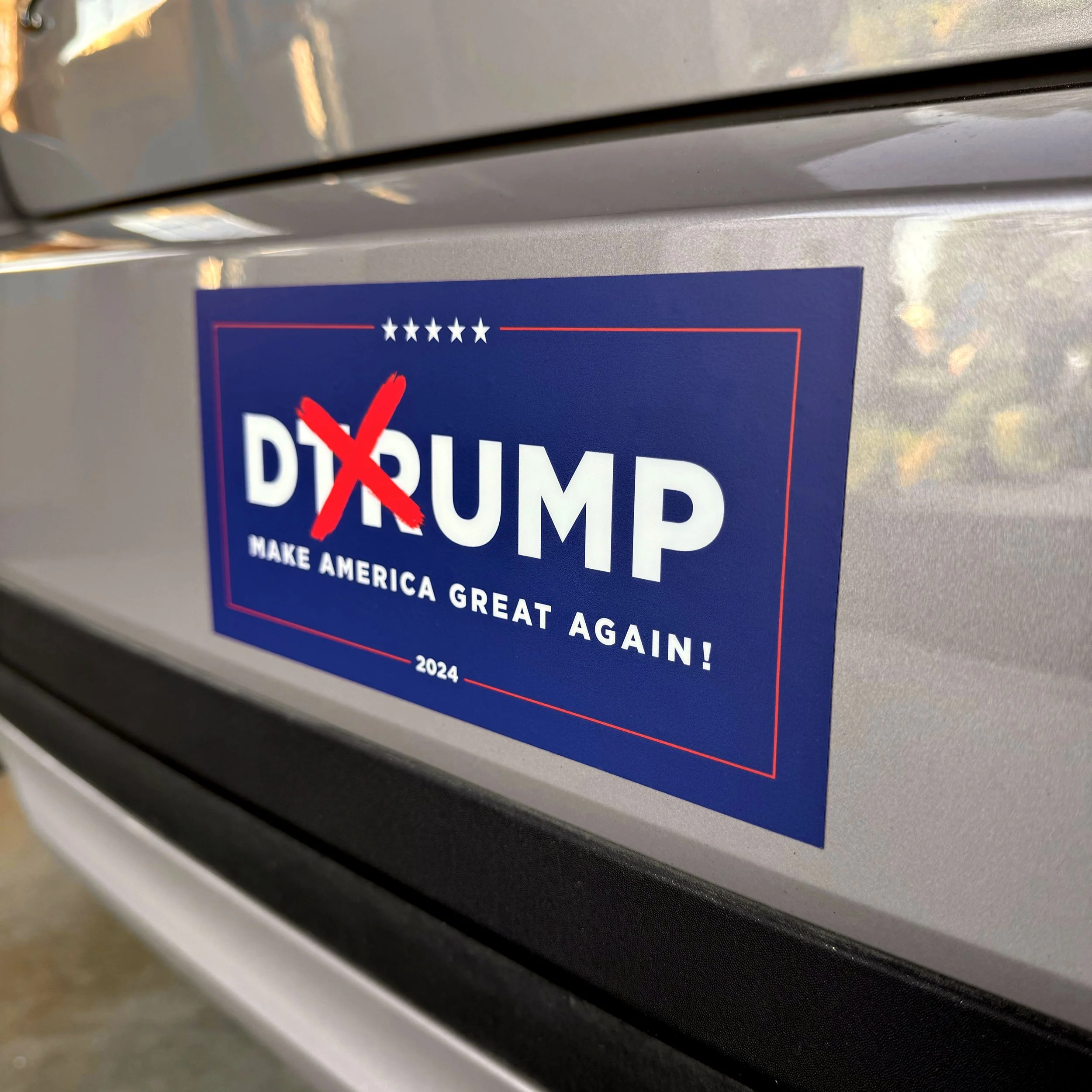 dump-trump-bumper-sticker_2.jpg