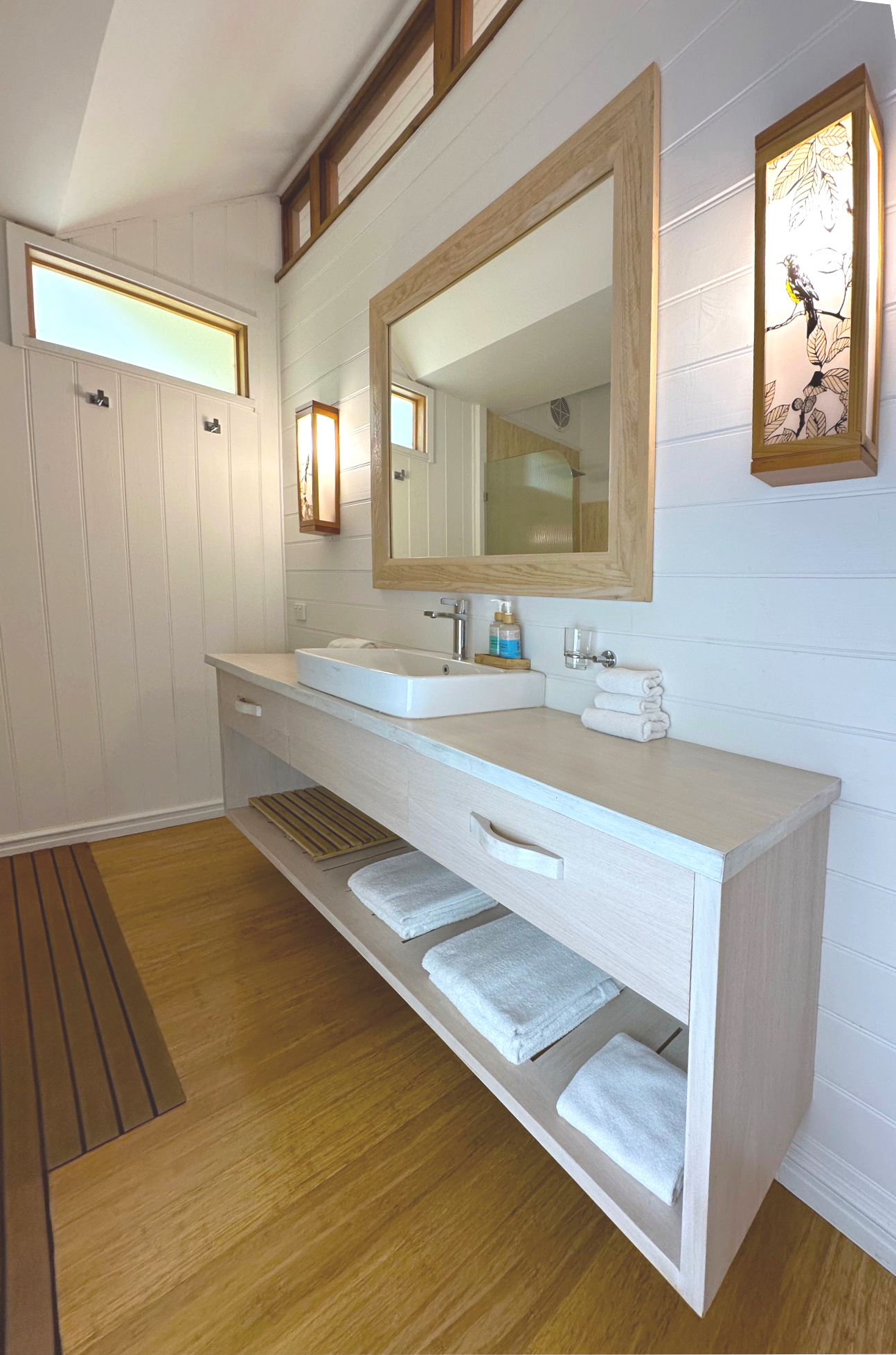 art-house-large-bathroom.png