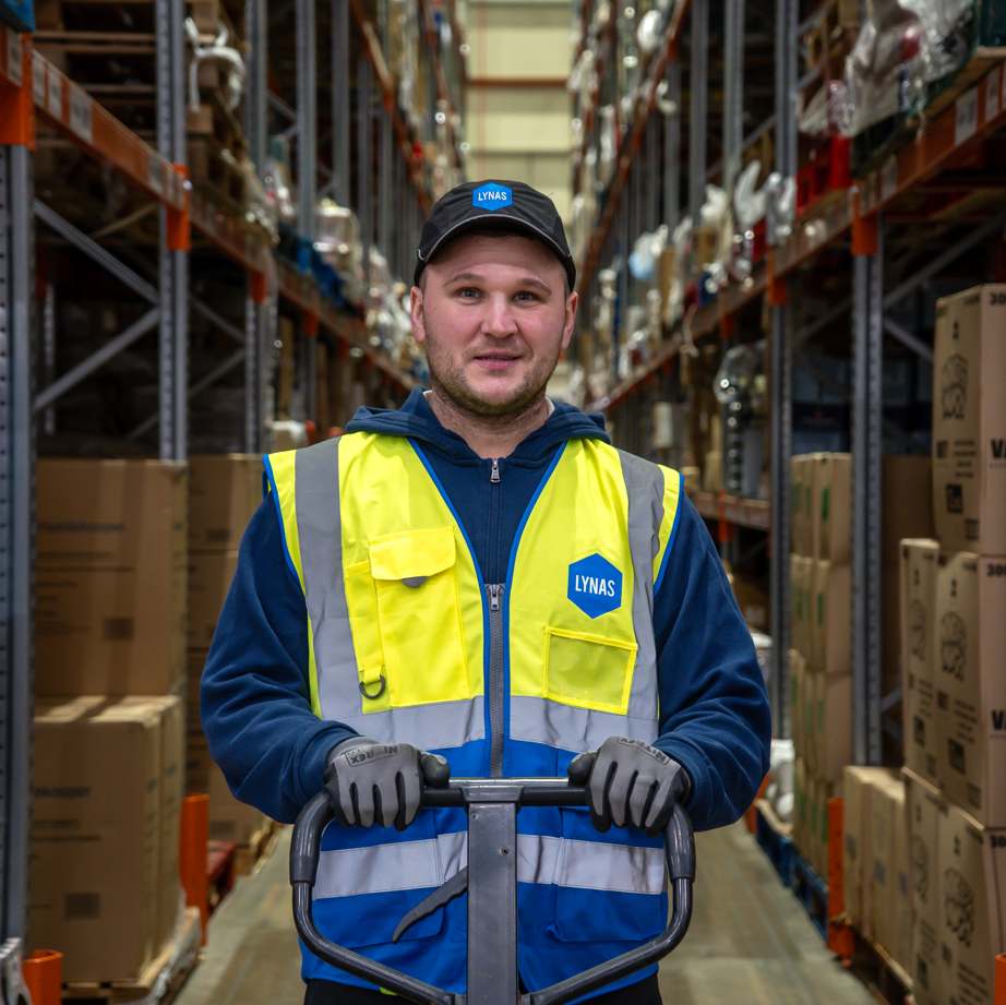 Outbound Warehouse Operative, Mid Shift - Coleraine