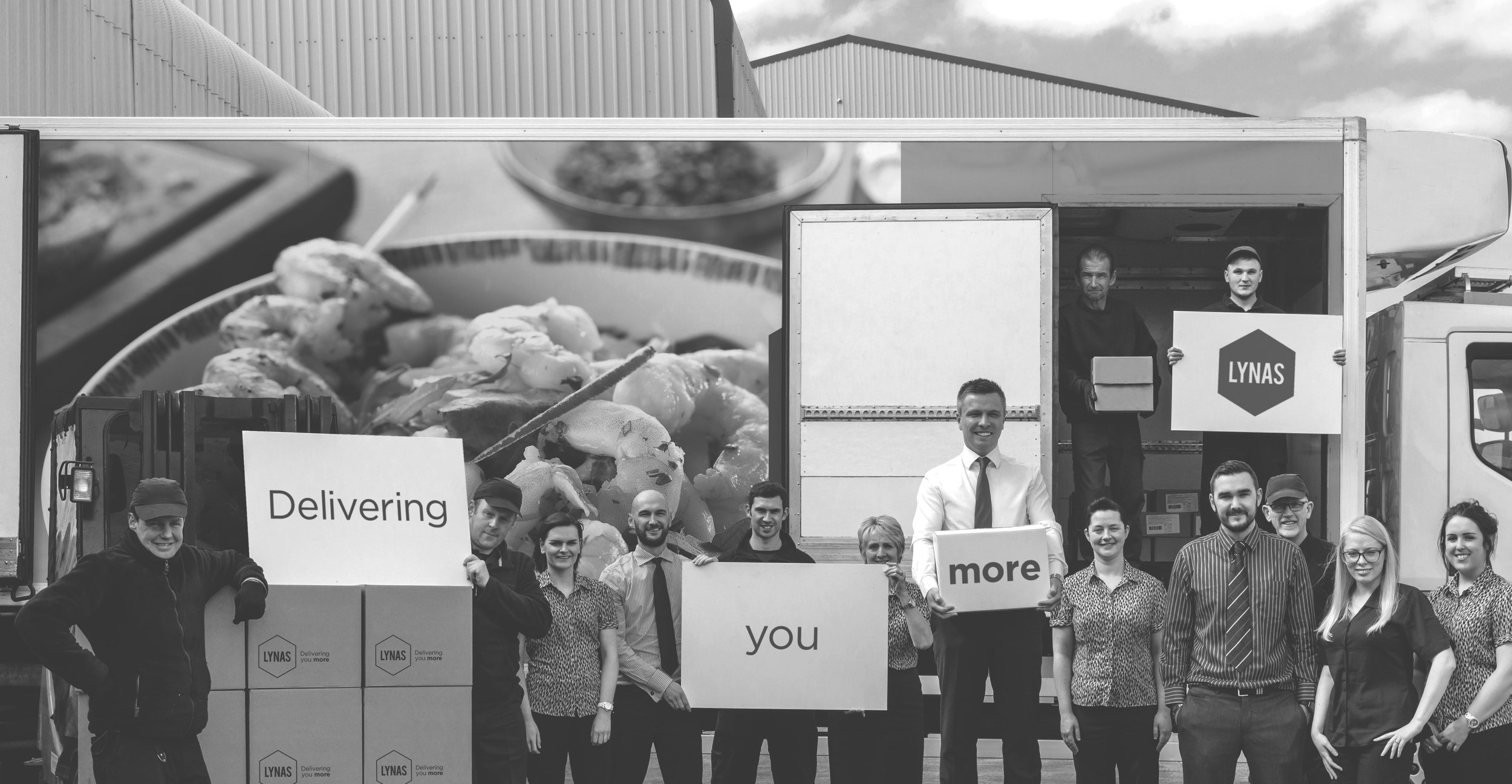 Team photo with Truck Lorry 2015.jpg