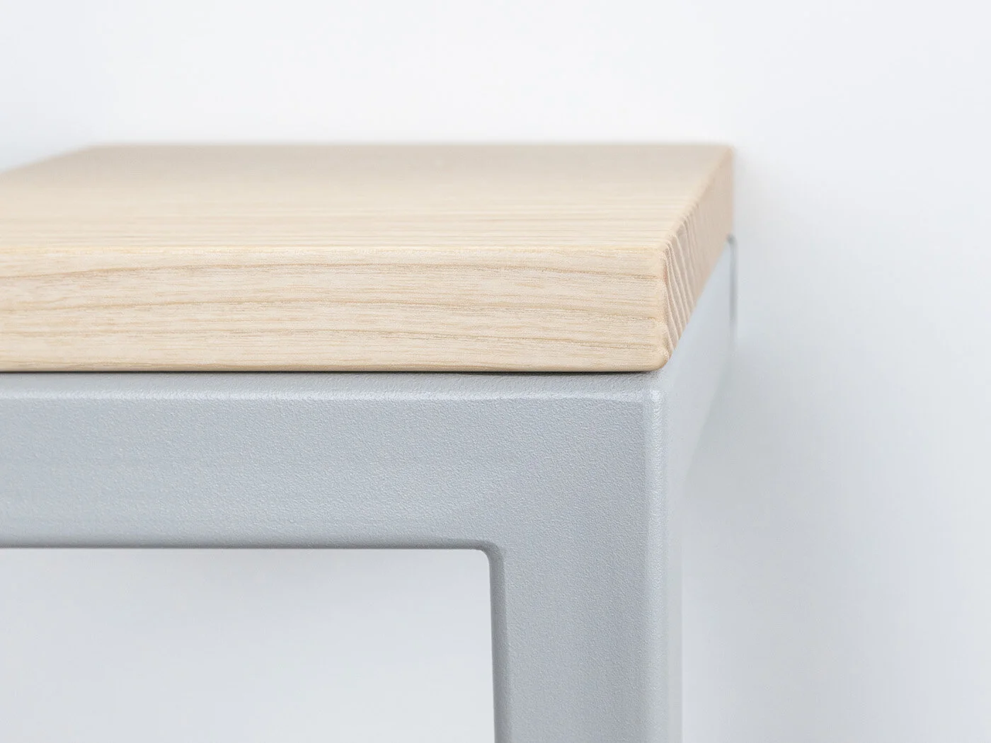 Esstisch dänisch grau und Holz massiv