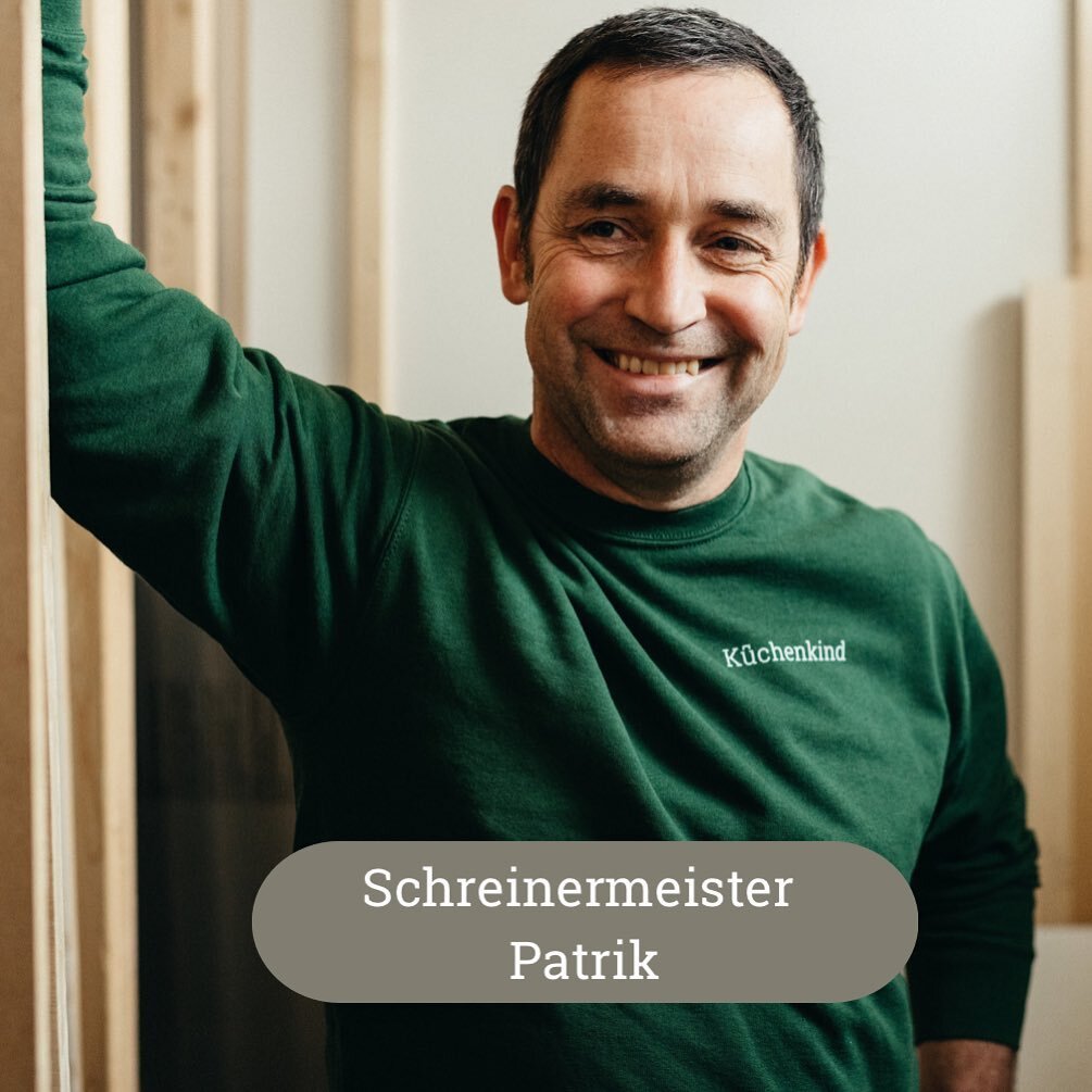 Patrik ist Schreinermeister und K&uuml;chenkind Gesch&auml;ftsf&uuml;hrer. Er blickt auf 30 Jahre Berufserfahrung im Schreinerhandwerk zur&uuml;ck. &Uuml;ber 15 Jahre lang hat Patrik dar&uuml;ber hinaus Sch&uuml;ler der Meisterschule Augsburg in den 