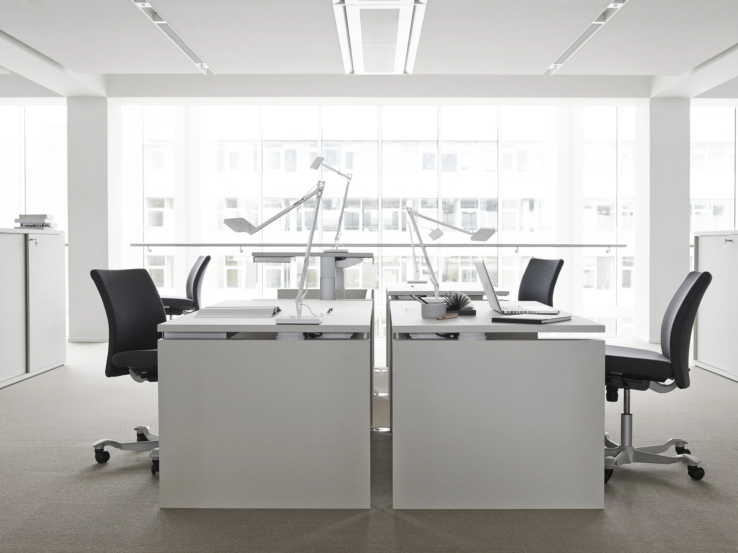 BRD ERGONOMIC DESK