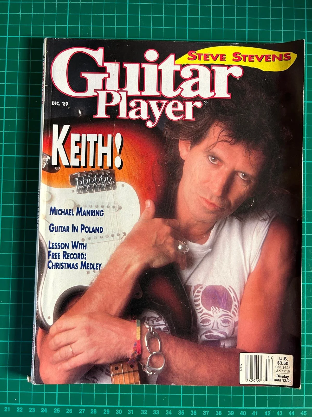 GUITAR PLAYER  KEITH RICHARDS   DEBCEMBER 1989