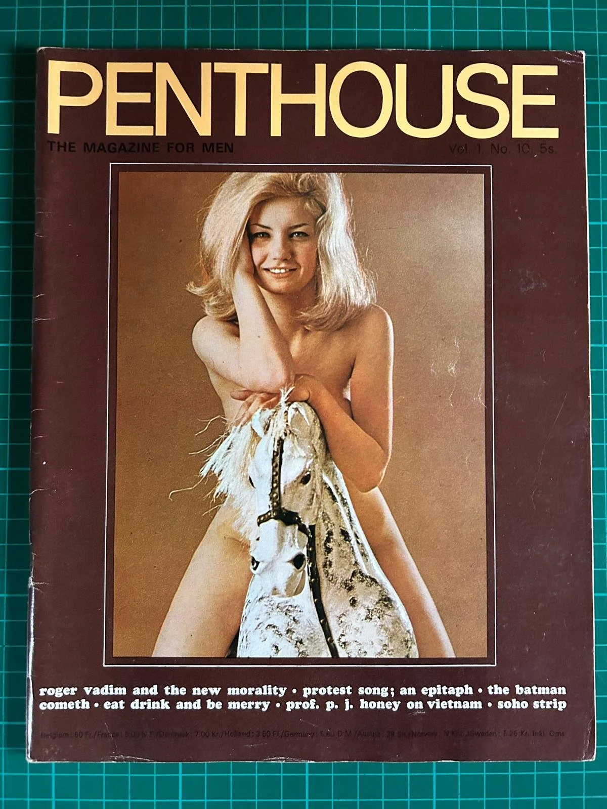 PENTHOUSE  Vol 1  No 10  RARE VINTAGE